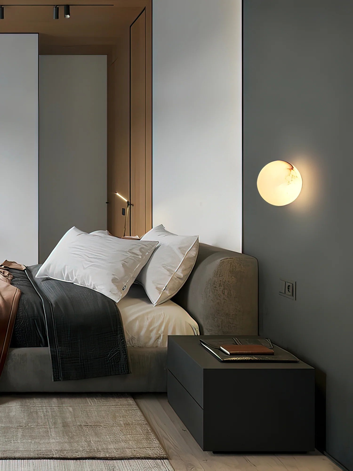 Alabaster Mini Orb Wall Lamp - Yiarolight