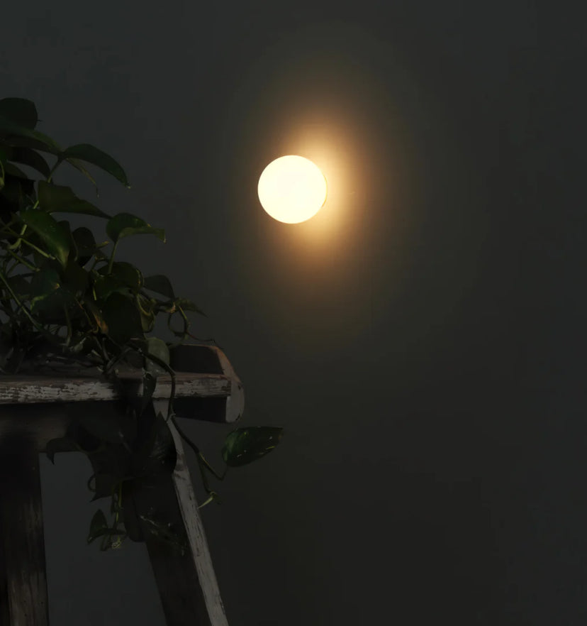 Alabaster Mini Orb Wall Lamp - Yiarolight