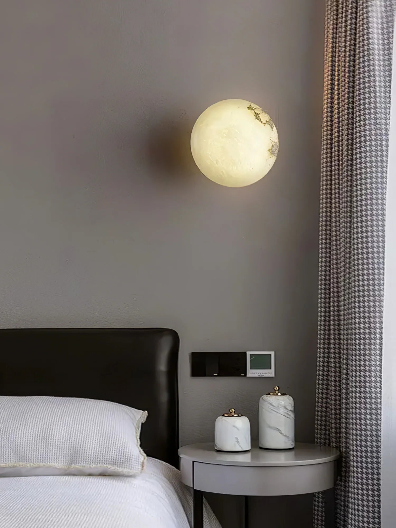 Alabaster Mini Orb Wall Lamp - Yiarolight
