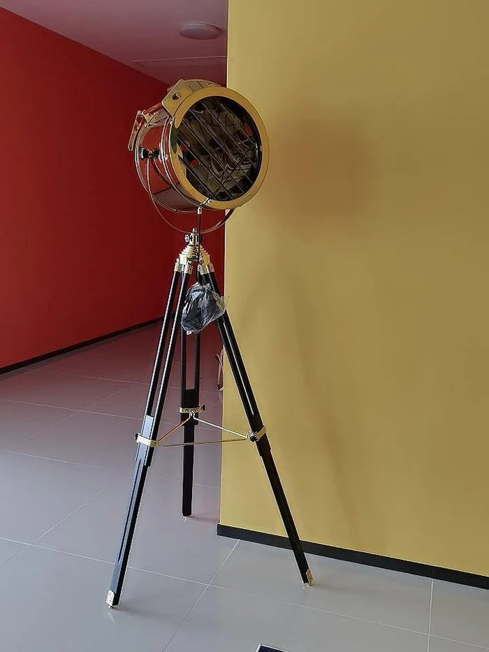 Alfred Tripod Floor Lamp - Yiarolight