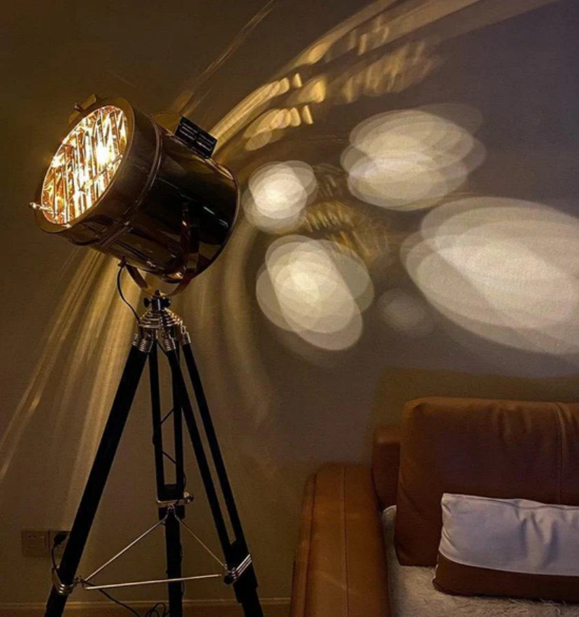 Alfred Tripod Floor Lamp - Yiarolight