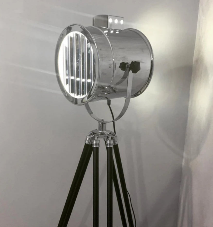 Alfred Tripod Floor Lamp - Yiarolight