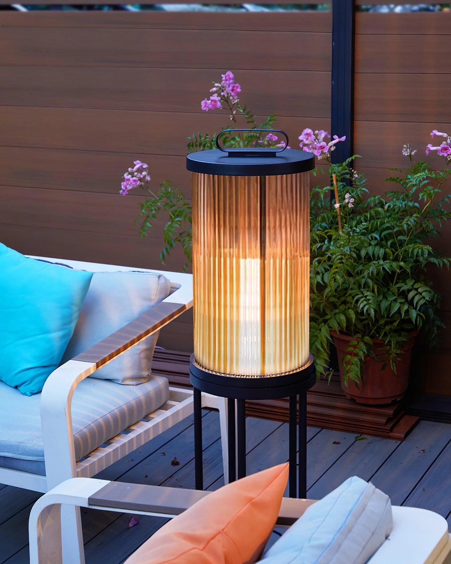Lantern Garden Solar Outdoor Light - Yiarolight