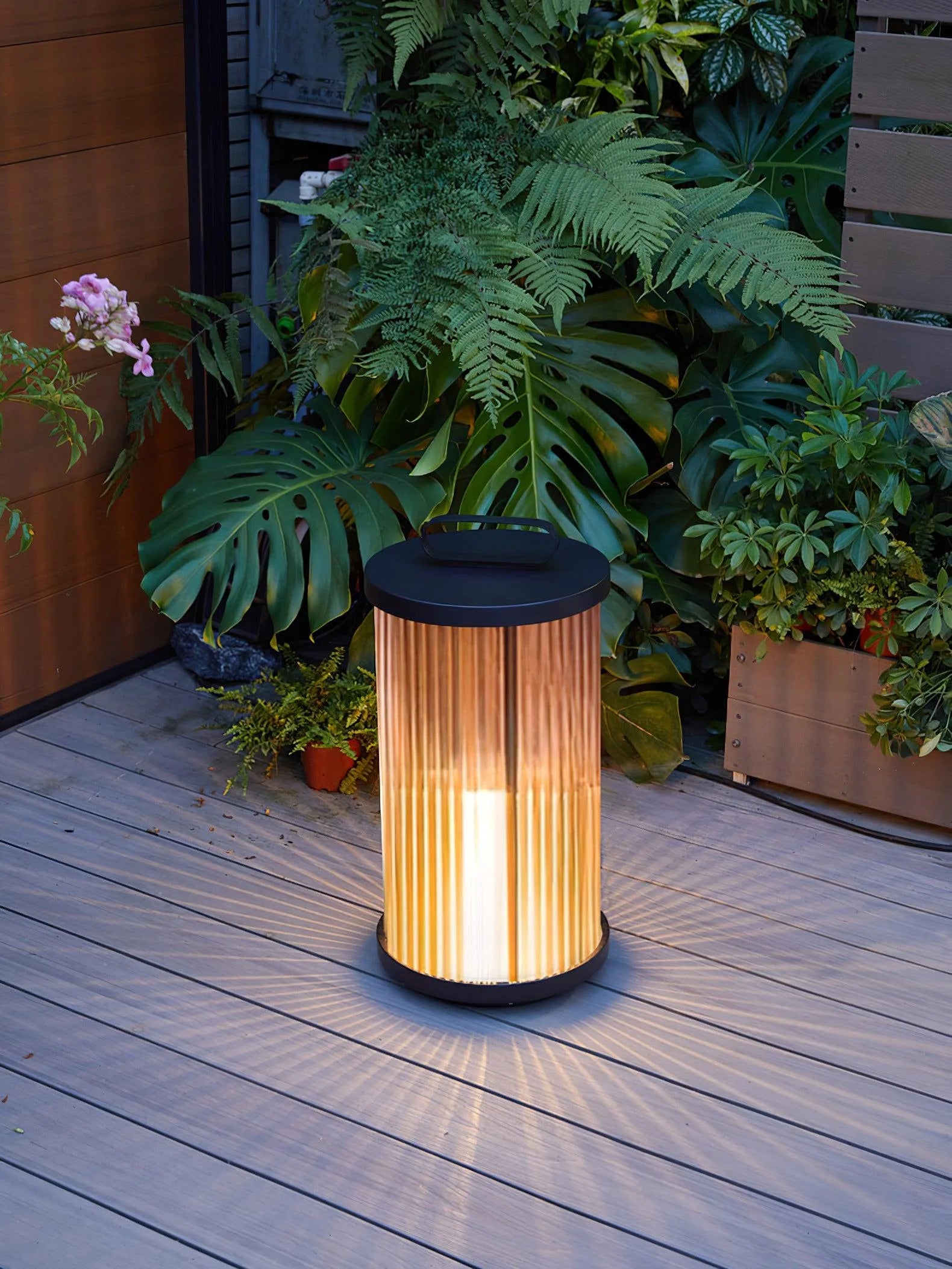 Lantern Garden Solar Outdoor Light - Yiarolight