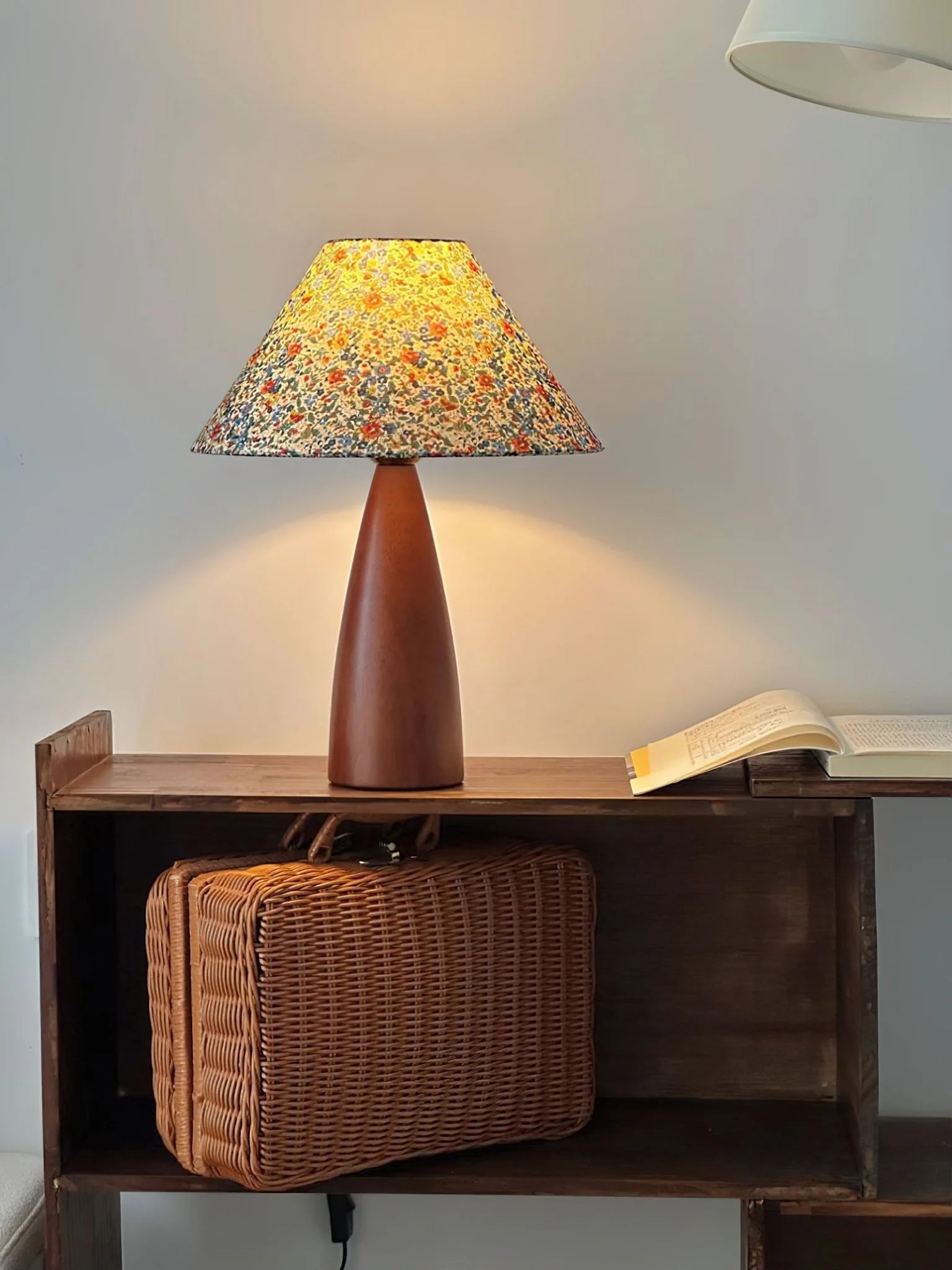 Amelia Blossom Table Lamp - Yiarolight
