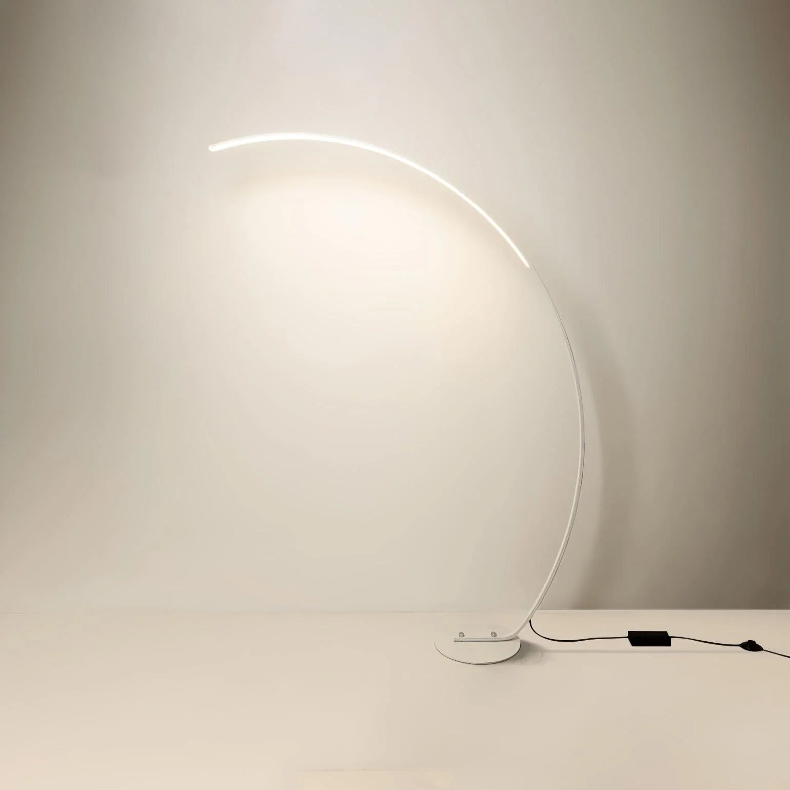 Arc LED Floor Lamp - Yiarolight