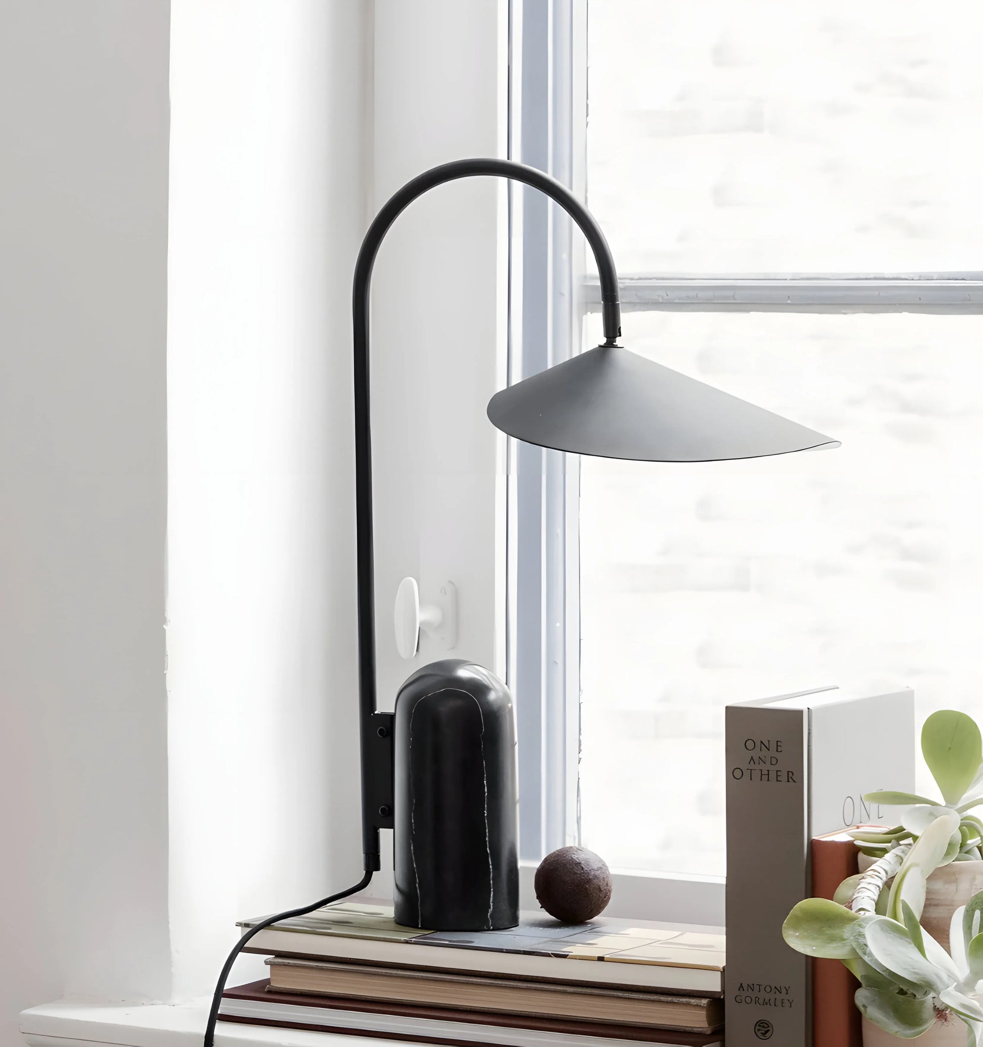 Arum Table Lamp - Yiarolight