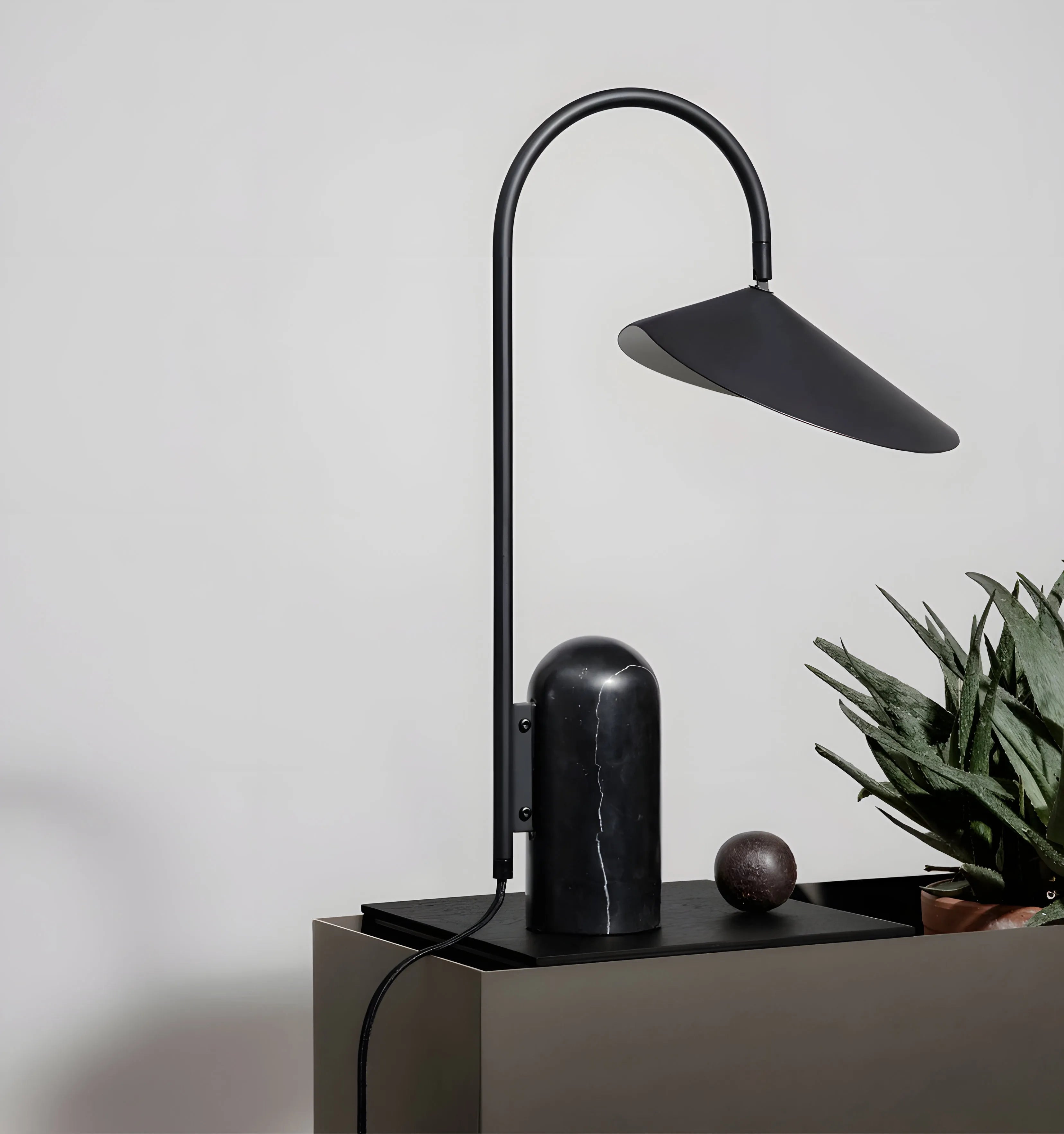 Arum Table Lamp - Yiarolight