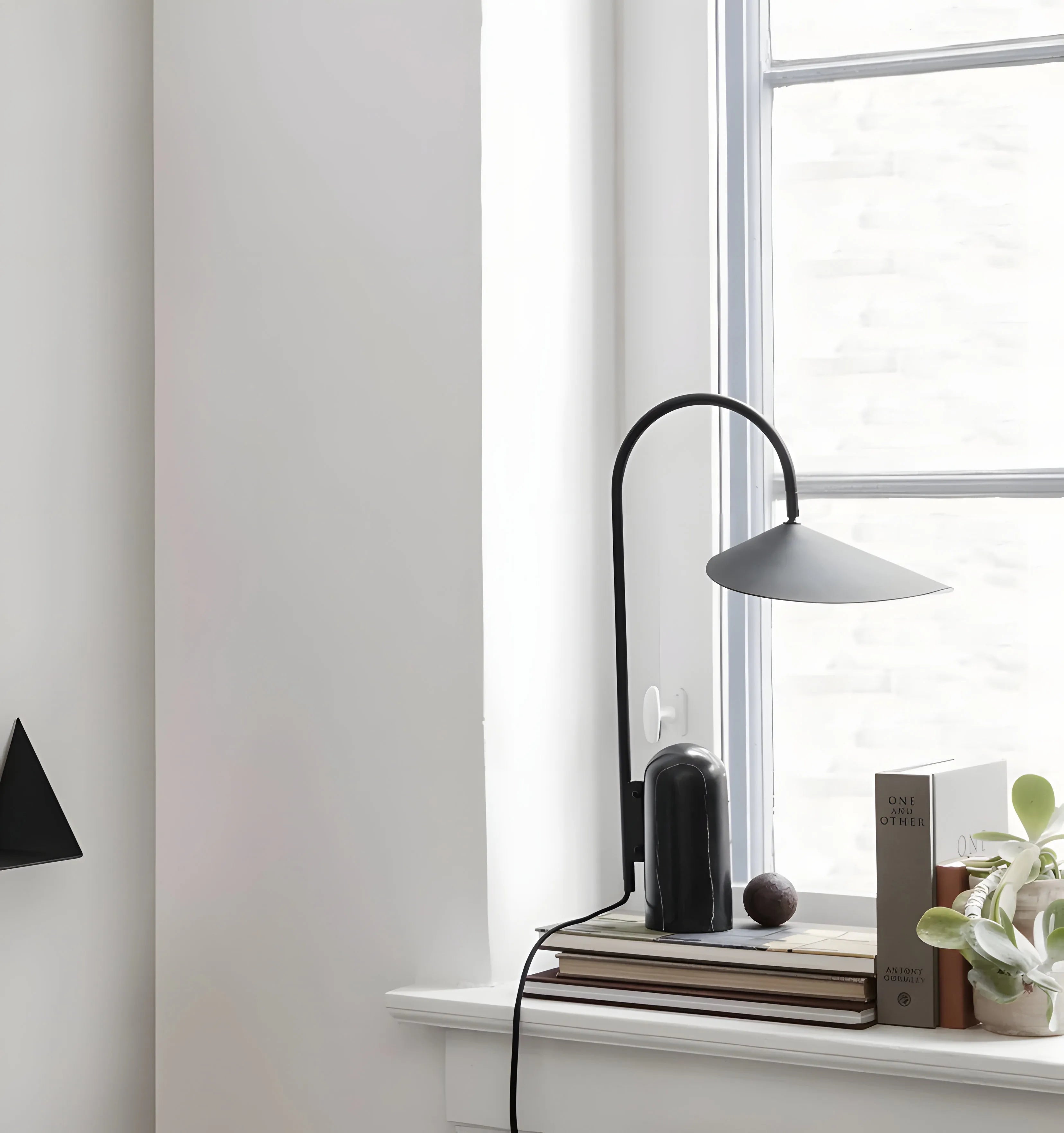 Arum Table Lamp - Yiarolight