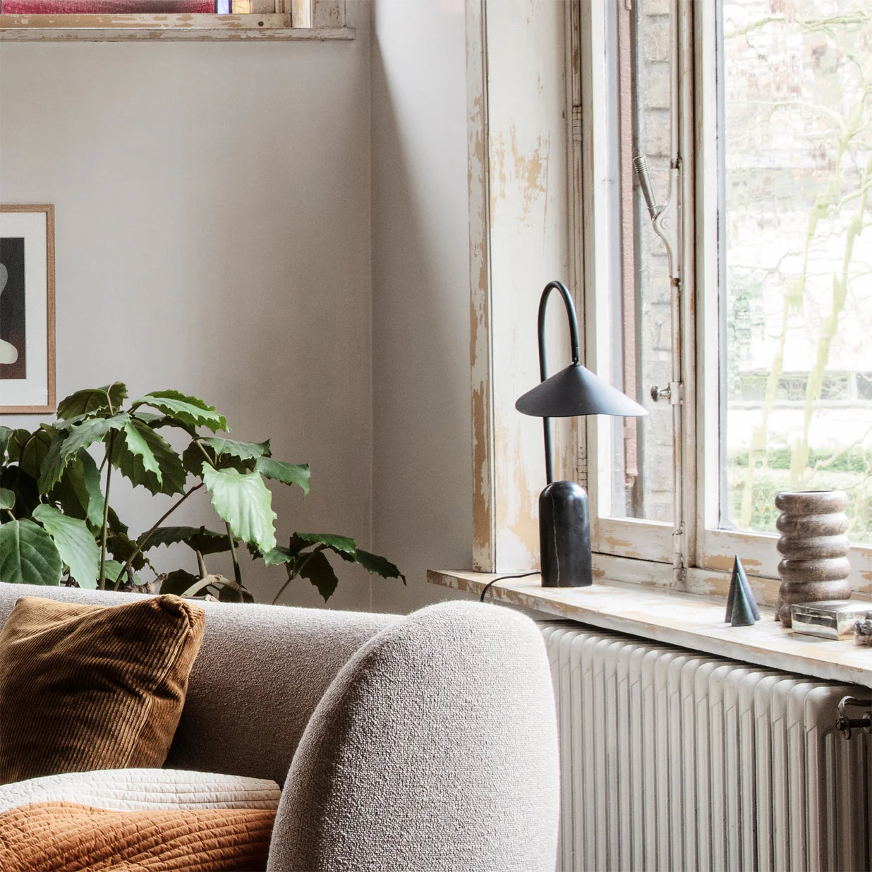 Arum Table Lamp - Yiarolight