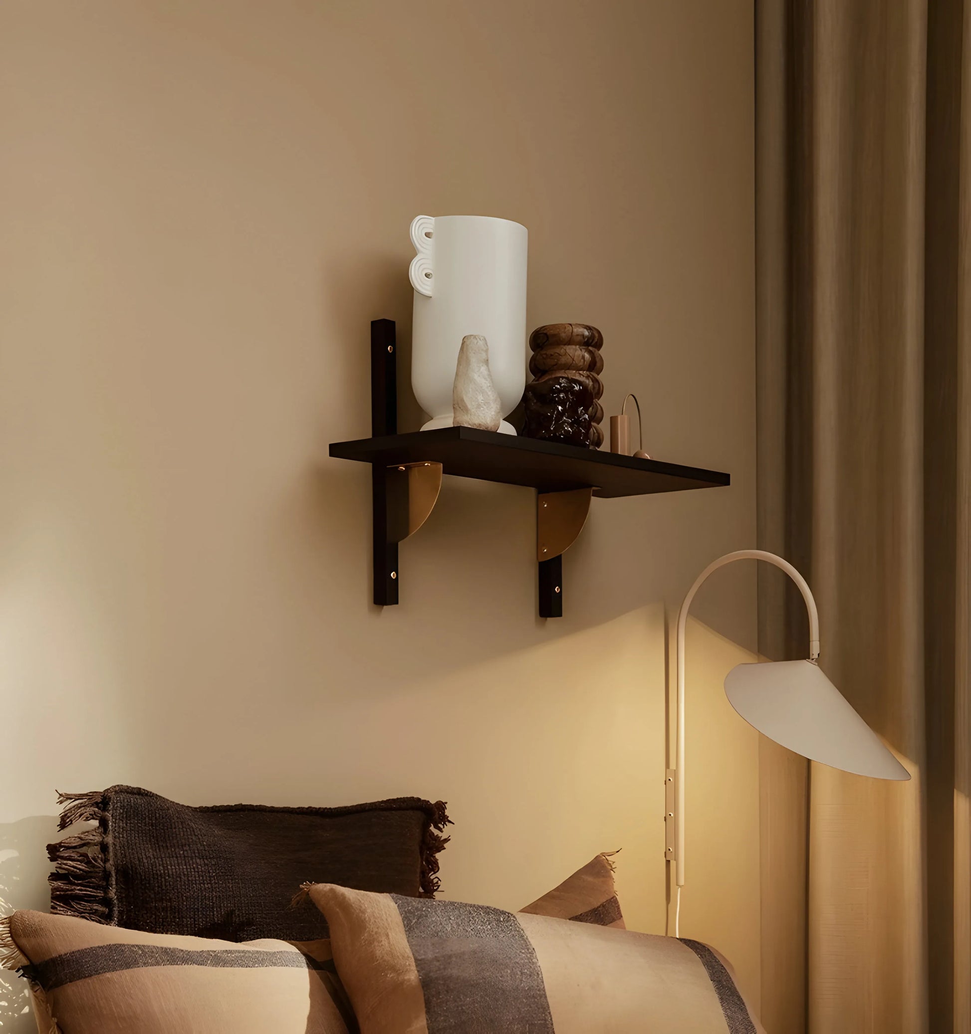 Arum Plug In Wall Lamp - Yiarolight