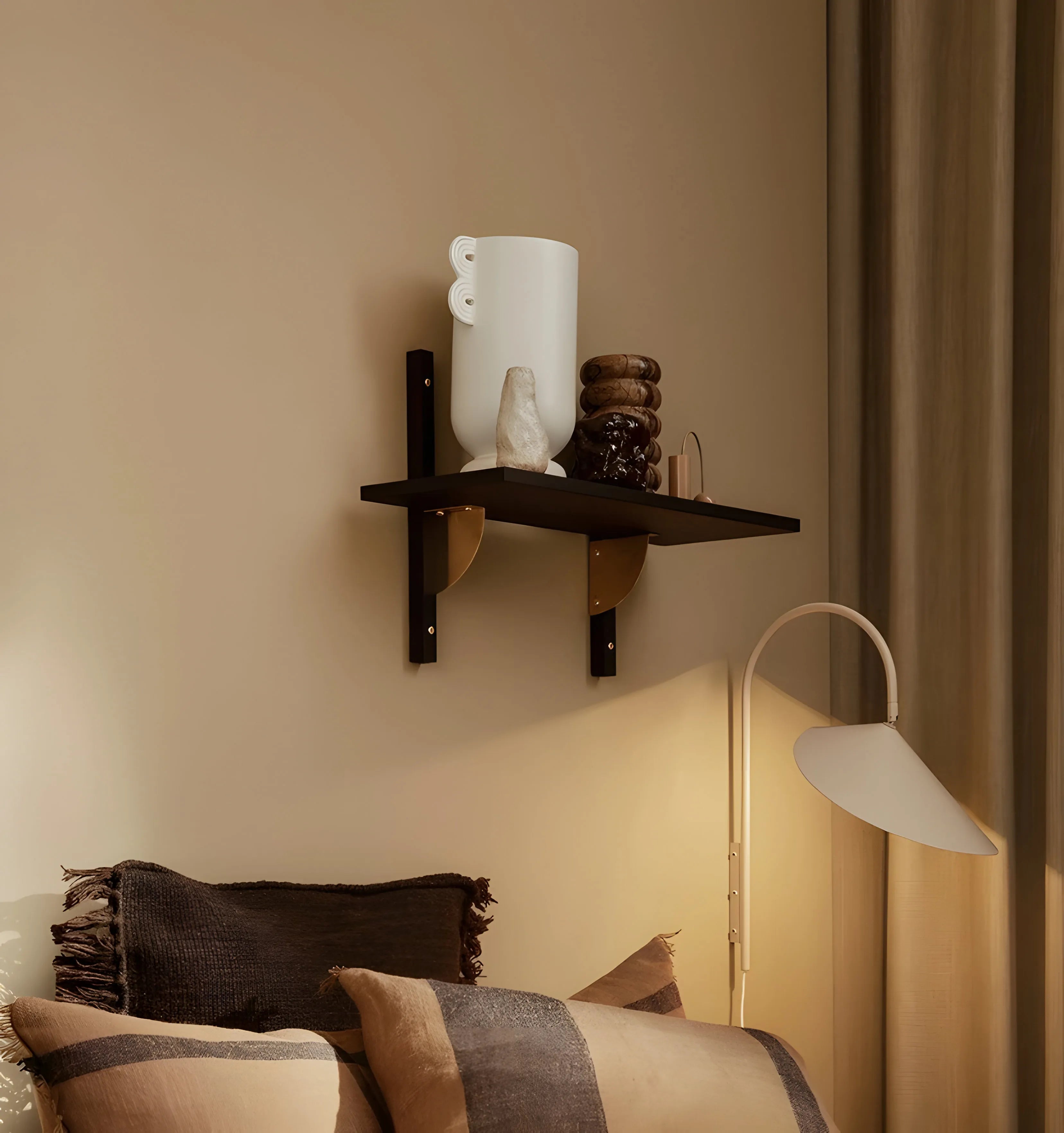 Arum Plug In Wall Lamp - Yiarolight