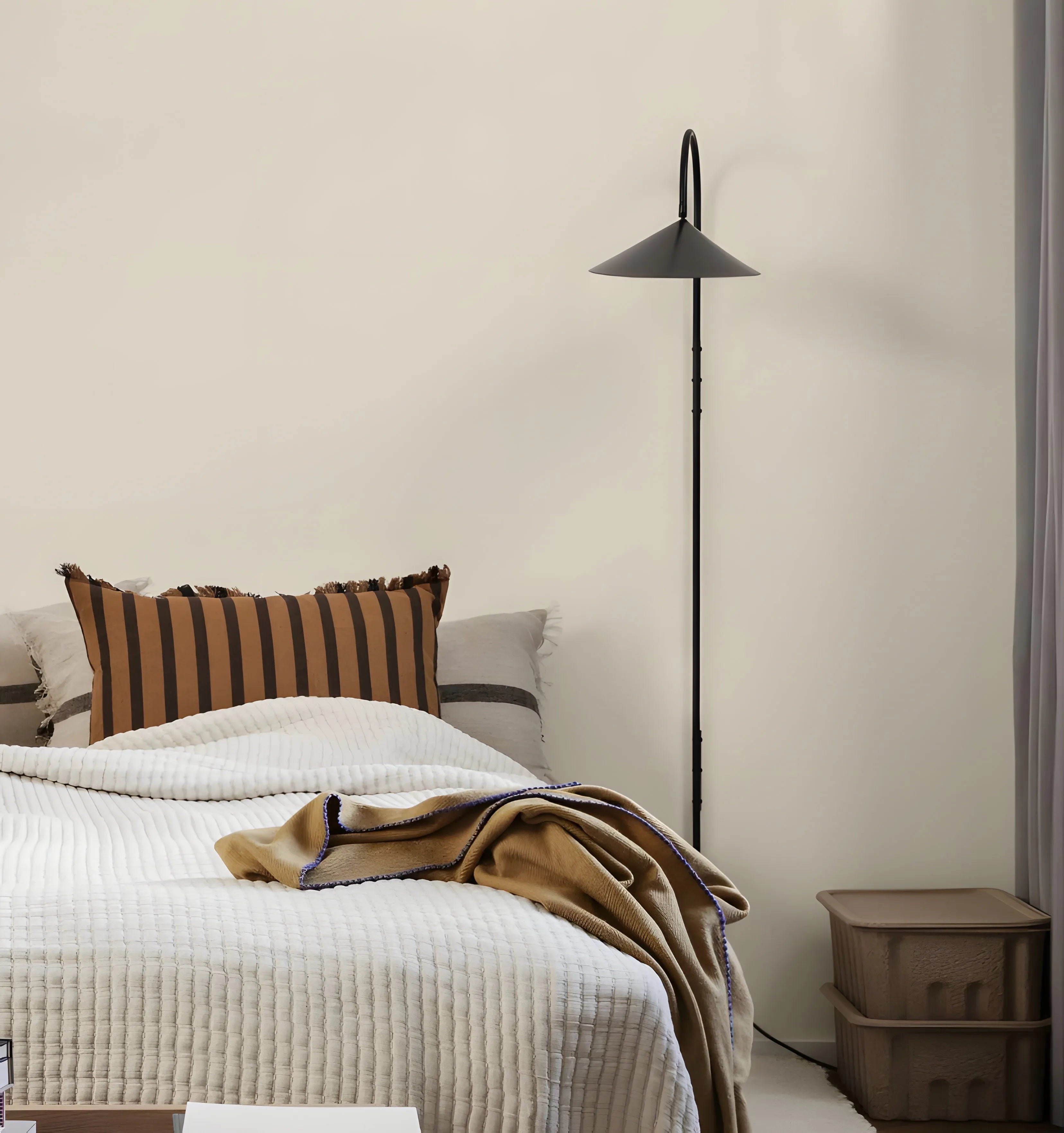 Arum Plug In Wall Lamp - Yiarolight