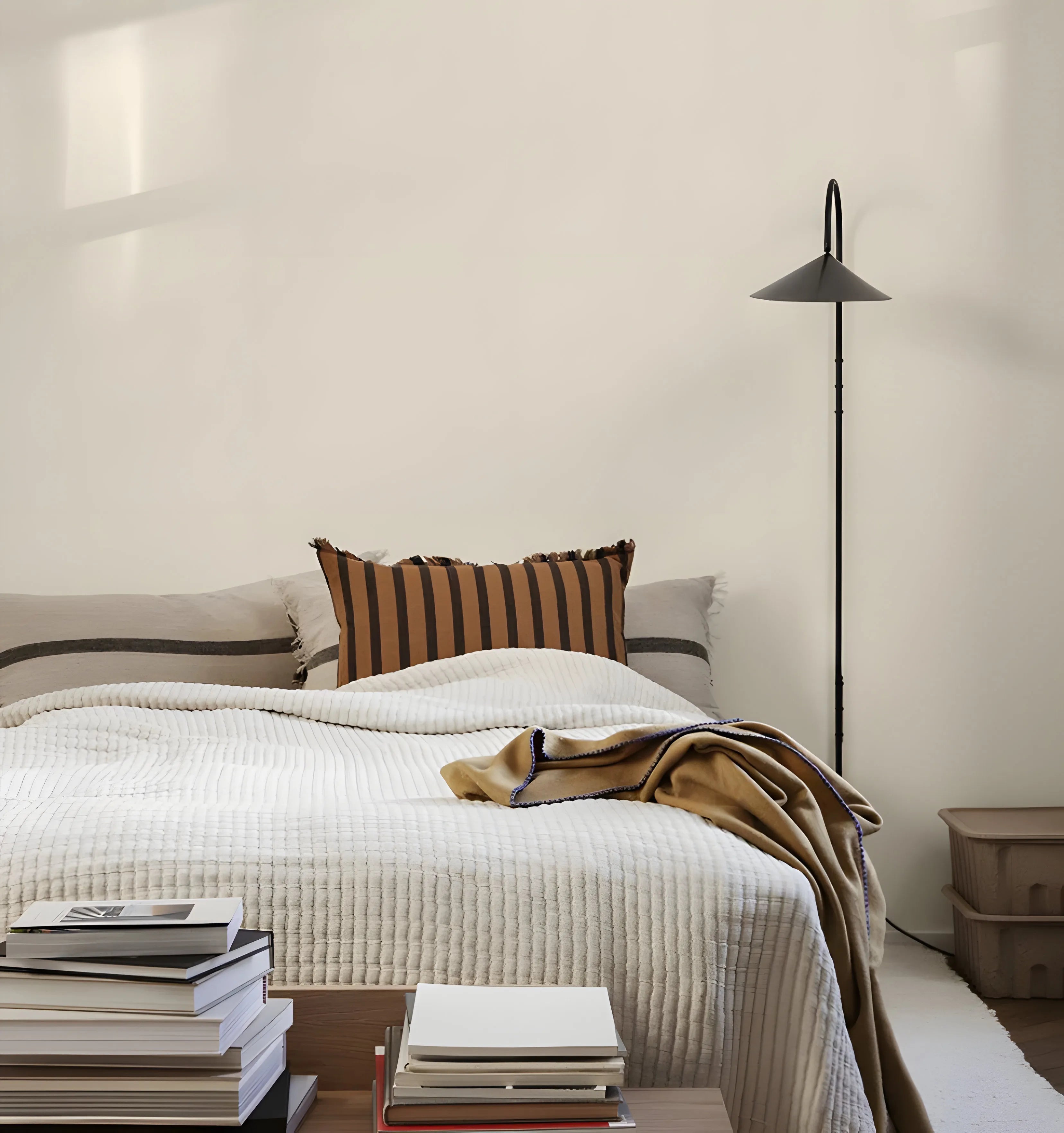 Arum Plug In Wall Lamp - Yiarolight