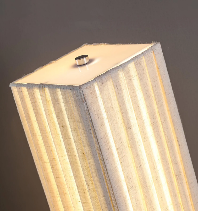 Bailey Floor Lamp - Yiarolight