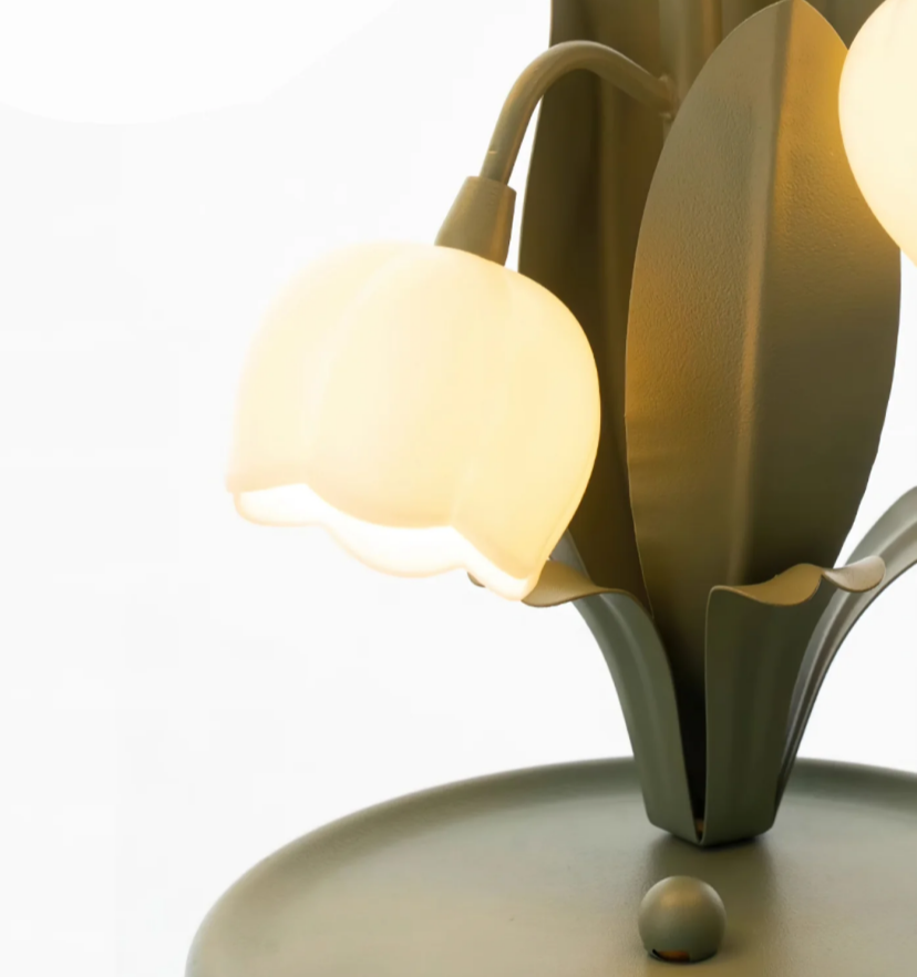 Bell Orchid Table Lamp - Yiarolight