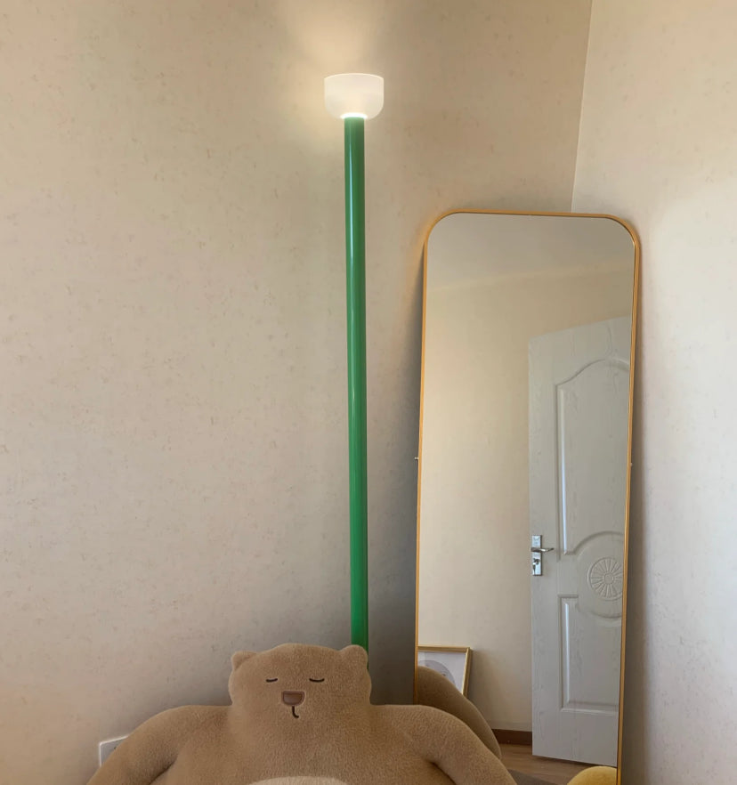 Bellhop Floor Lamp - Yiarolight