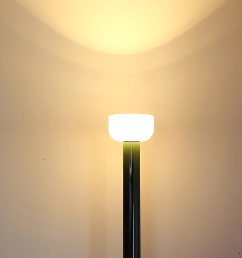 Bellhop Floor Lamp - Yiarolight