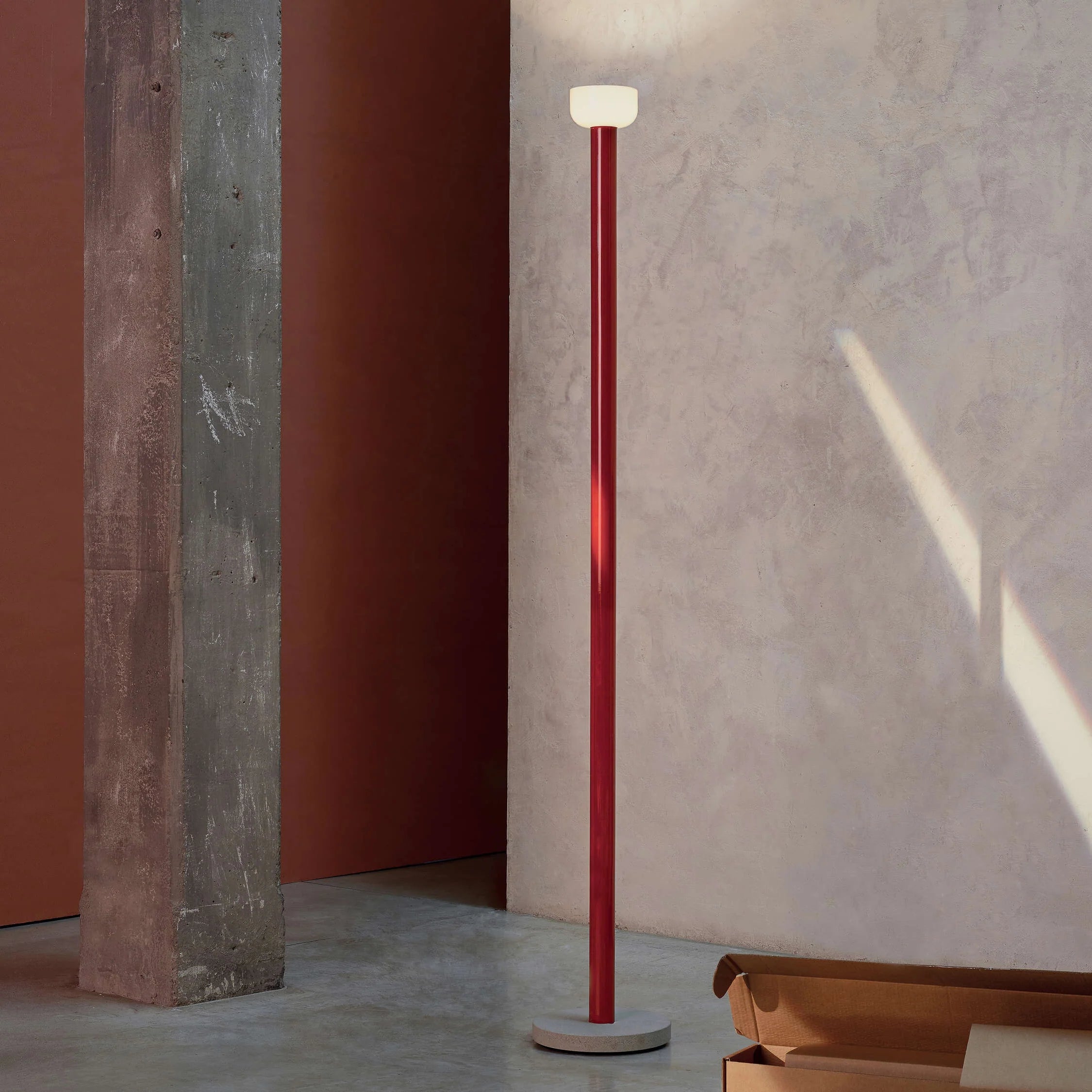 Bellhop Floor Lamp - Yiarolight