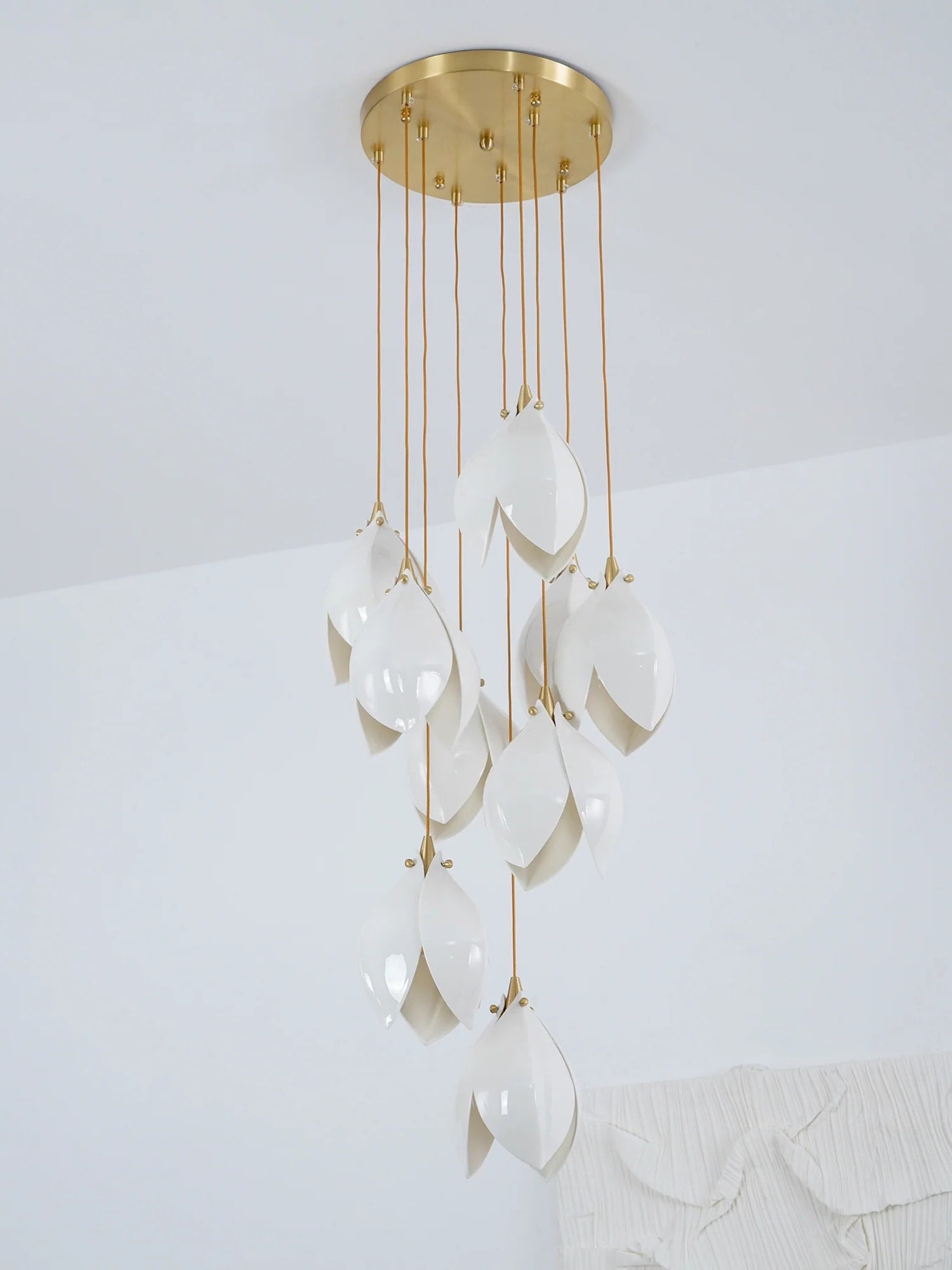 Ceramic Flower Pendant Light - Yiarolight