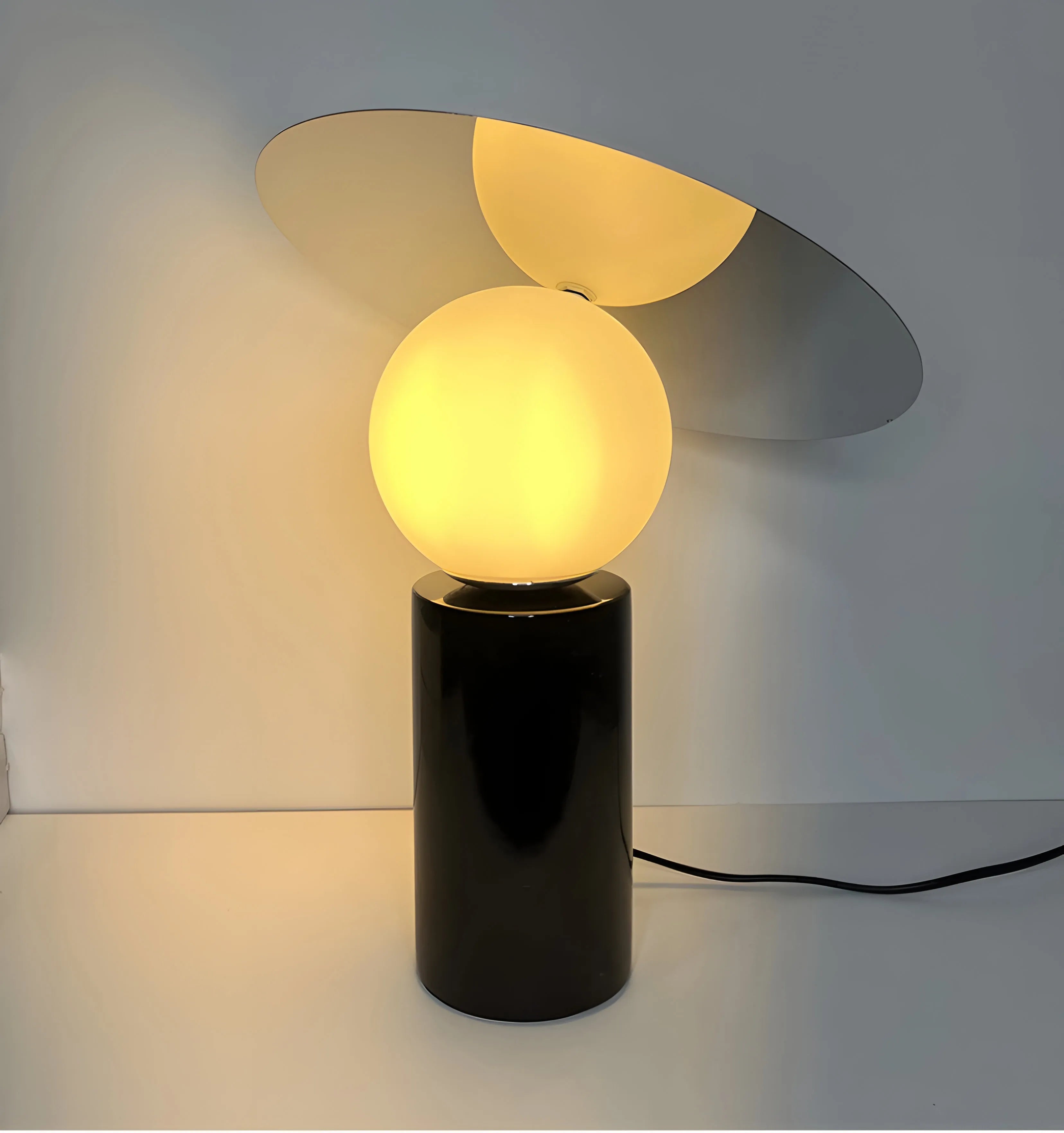 Bola Disc Table Lamp - Yiarolight