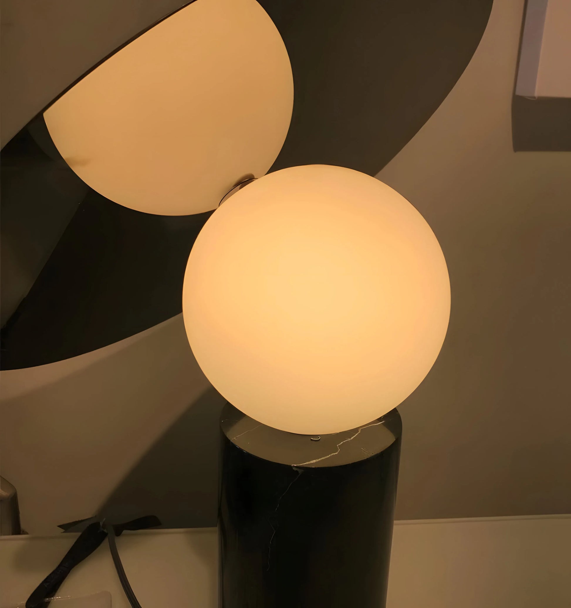 Bola Disc Table Lamp - Yiarolight
