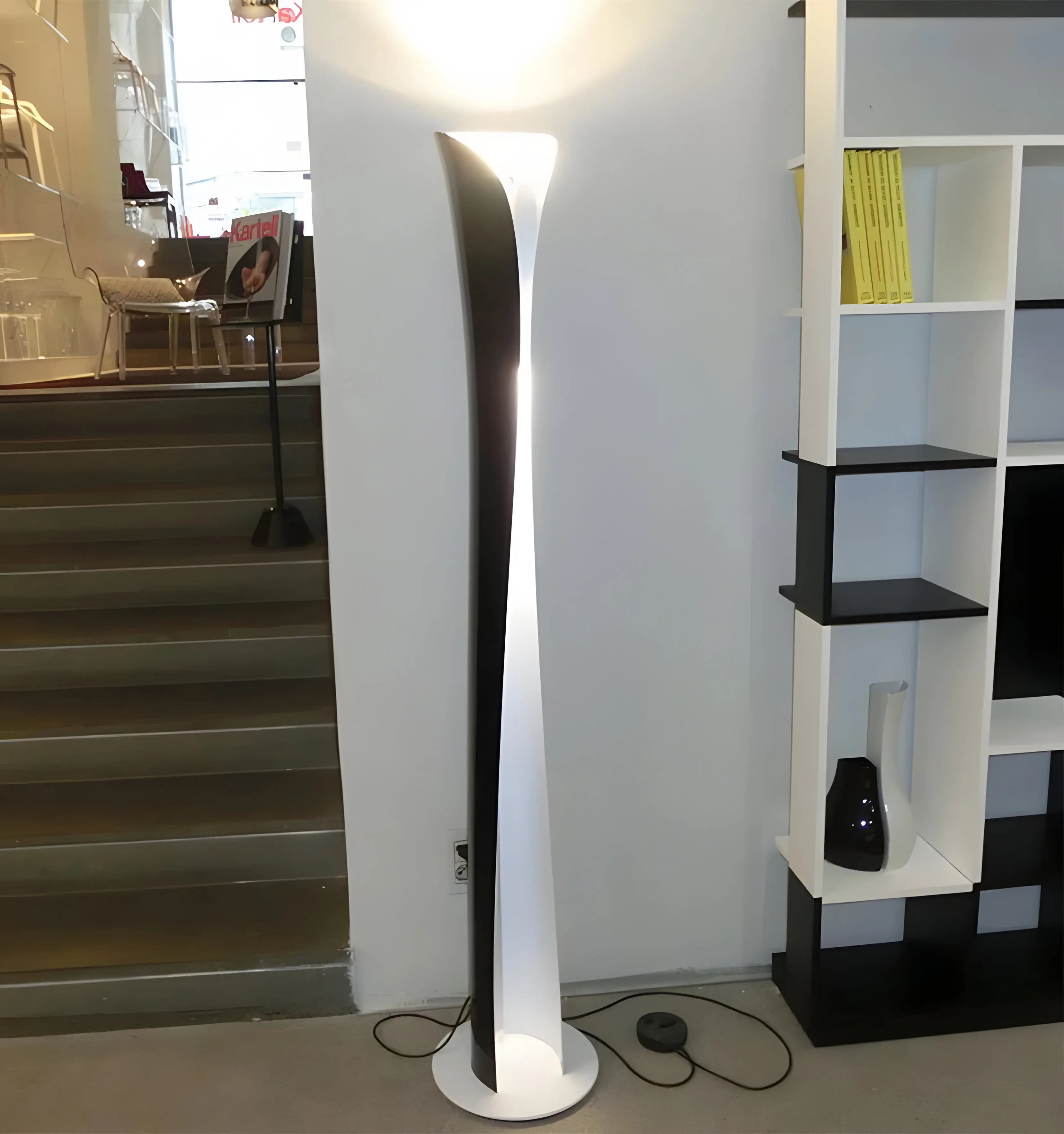 Cadmo Floor Lamp - Yiarolight