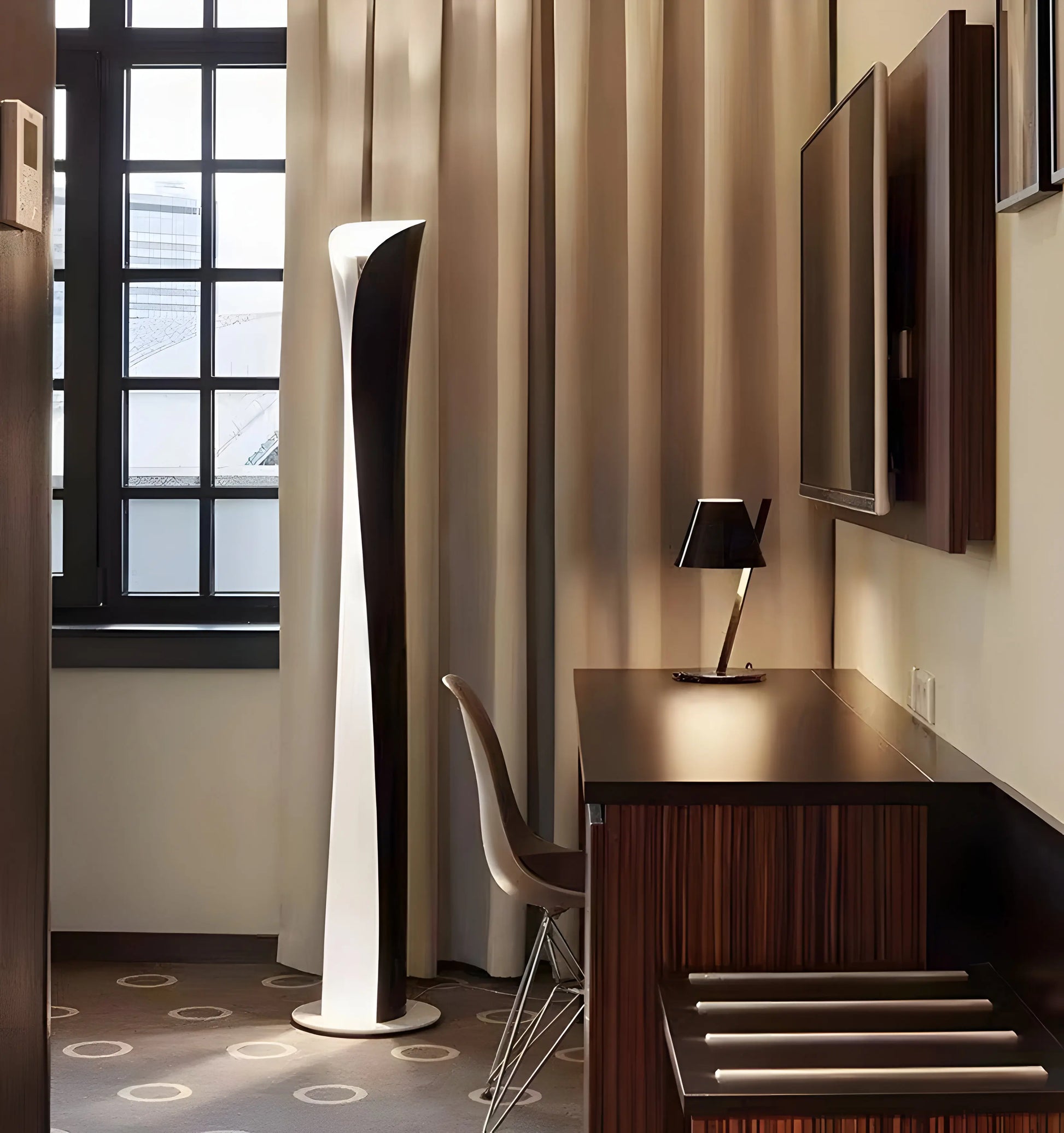 Cadmo Floor Lamp - Yiarolight