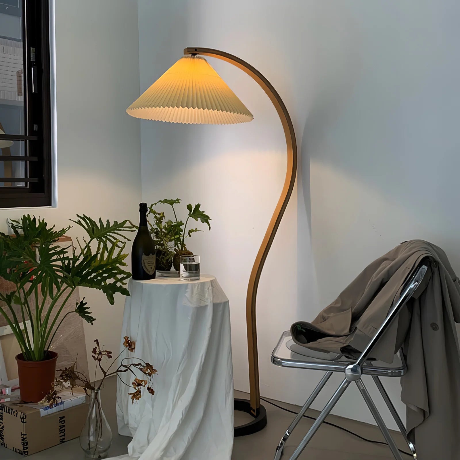 Caprani Floor Lamp - Yiarolight