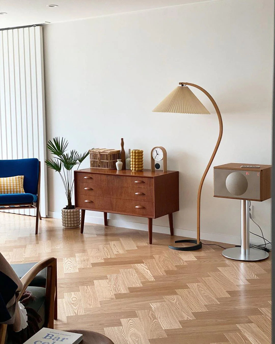 Caprani Floor Lamp - Yiarolight