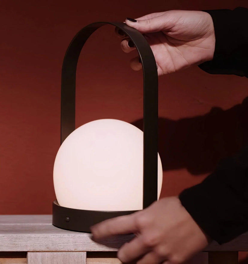 Carrie Built-in Battery Table Lamp - Yiarolight