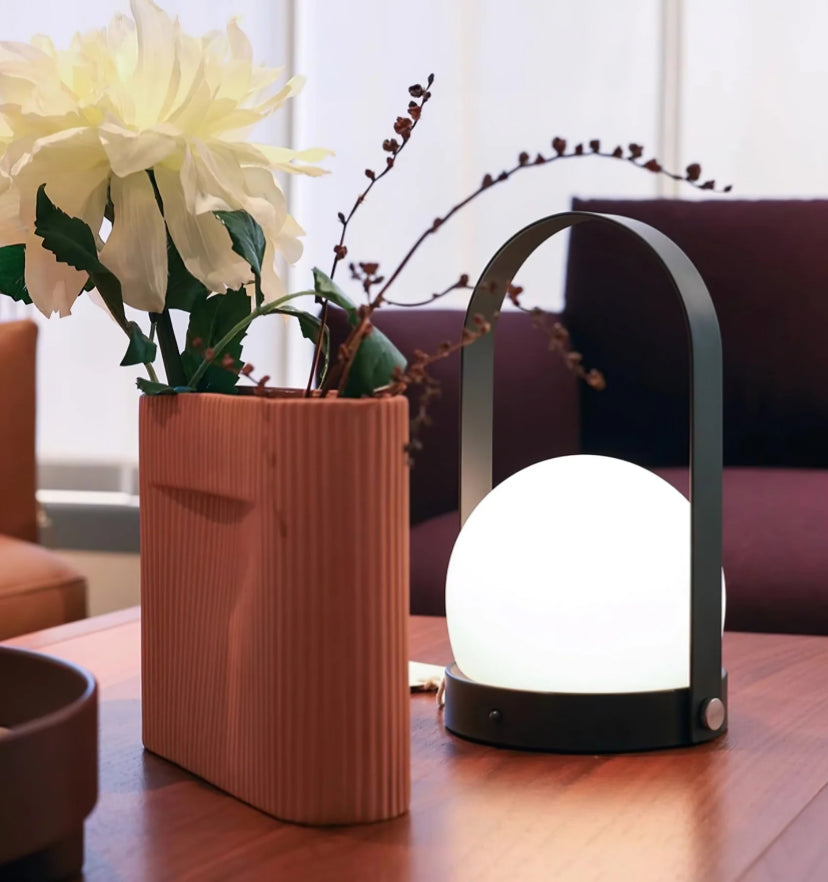 Carrie Built-in Battery Table Lamp - Yiarolight