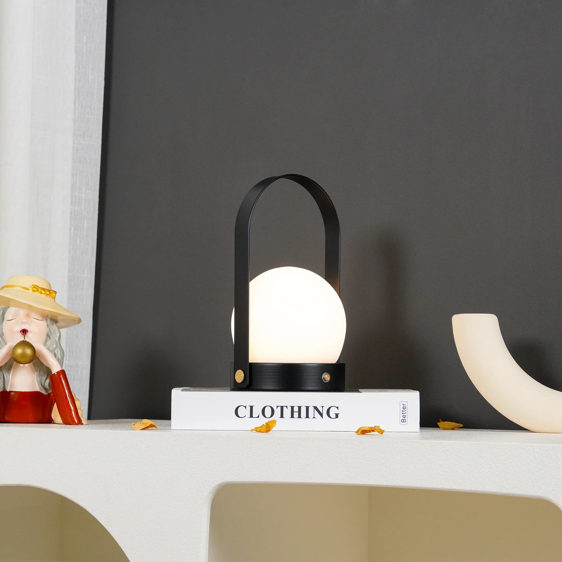 Carrie Built-in Battery Table Lamp - Yiarolight