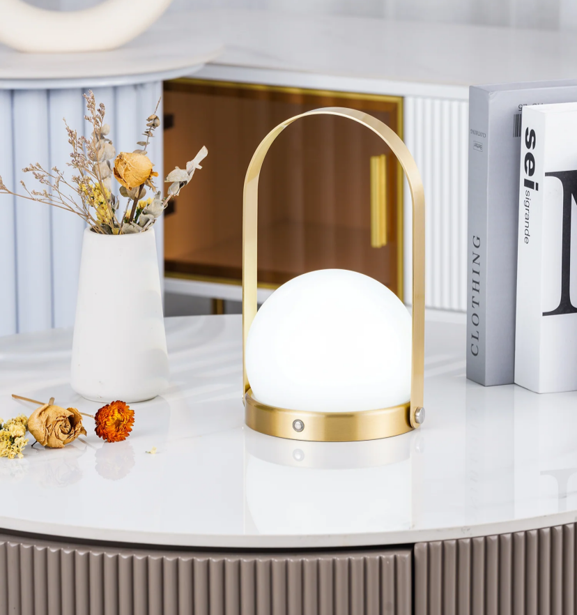 Carrie Built-in Battery Table Lamp - Yiarolight