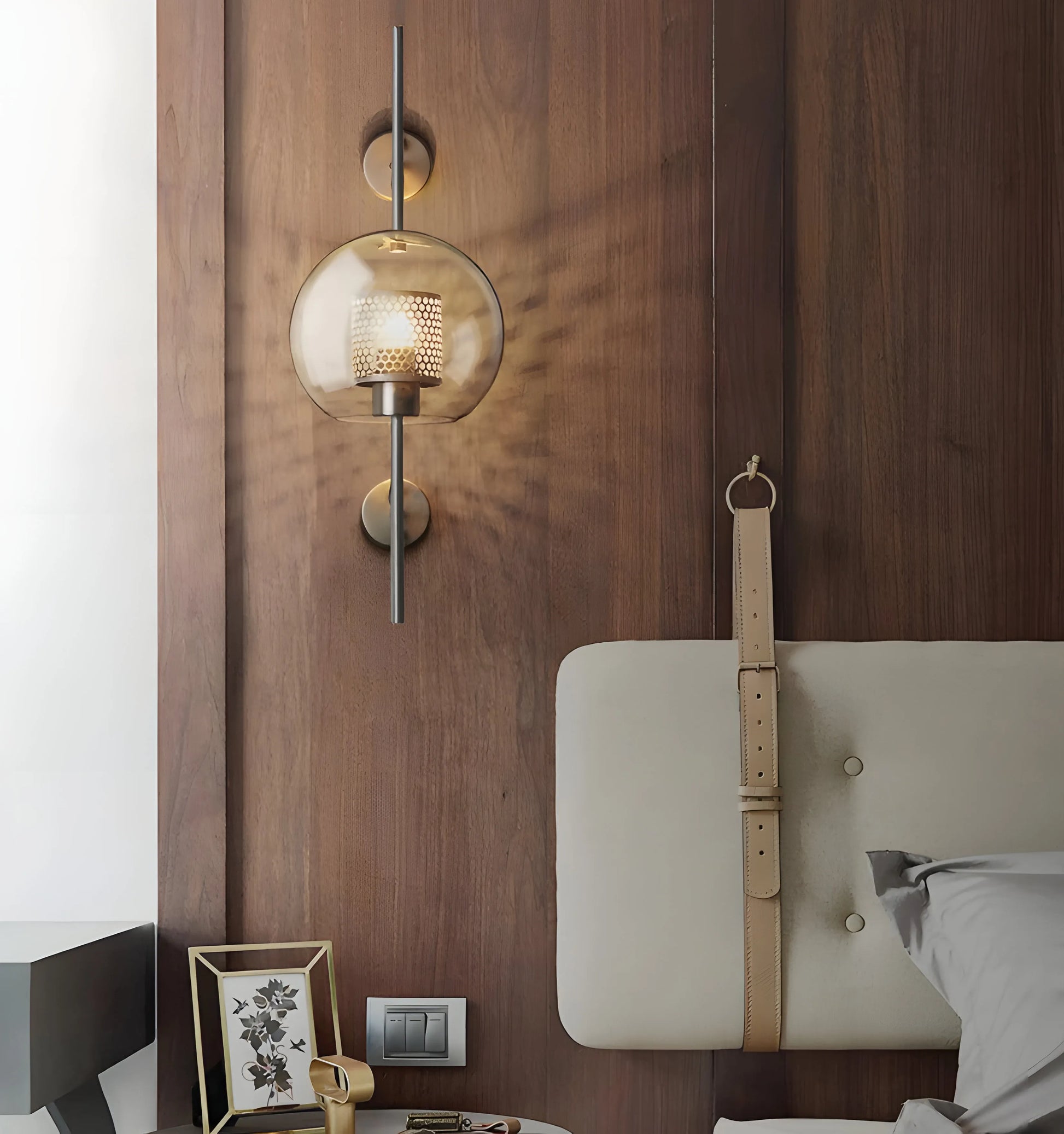 Chiswick Glass Wall Light - Yiarolight