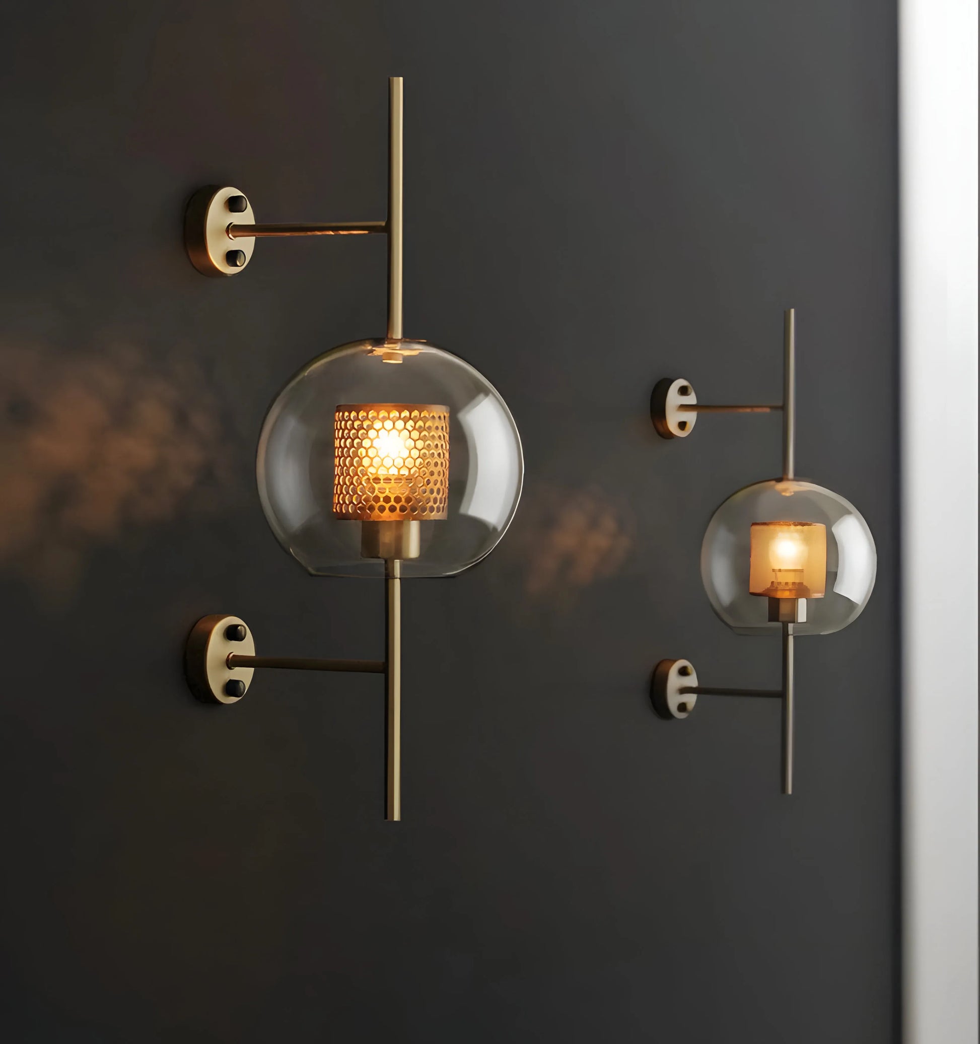 Chiswick Glass Wall Light - Yiarolight