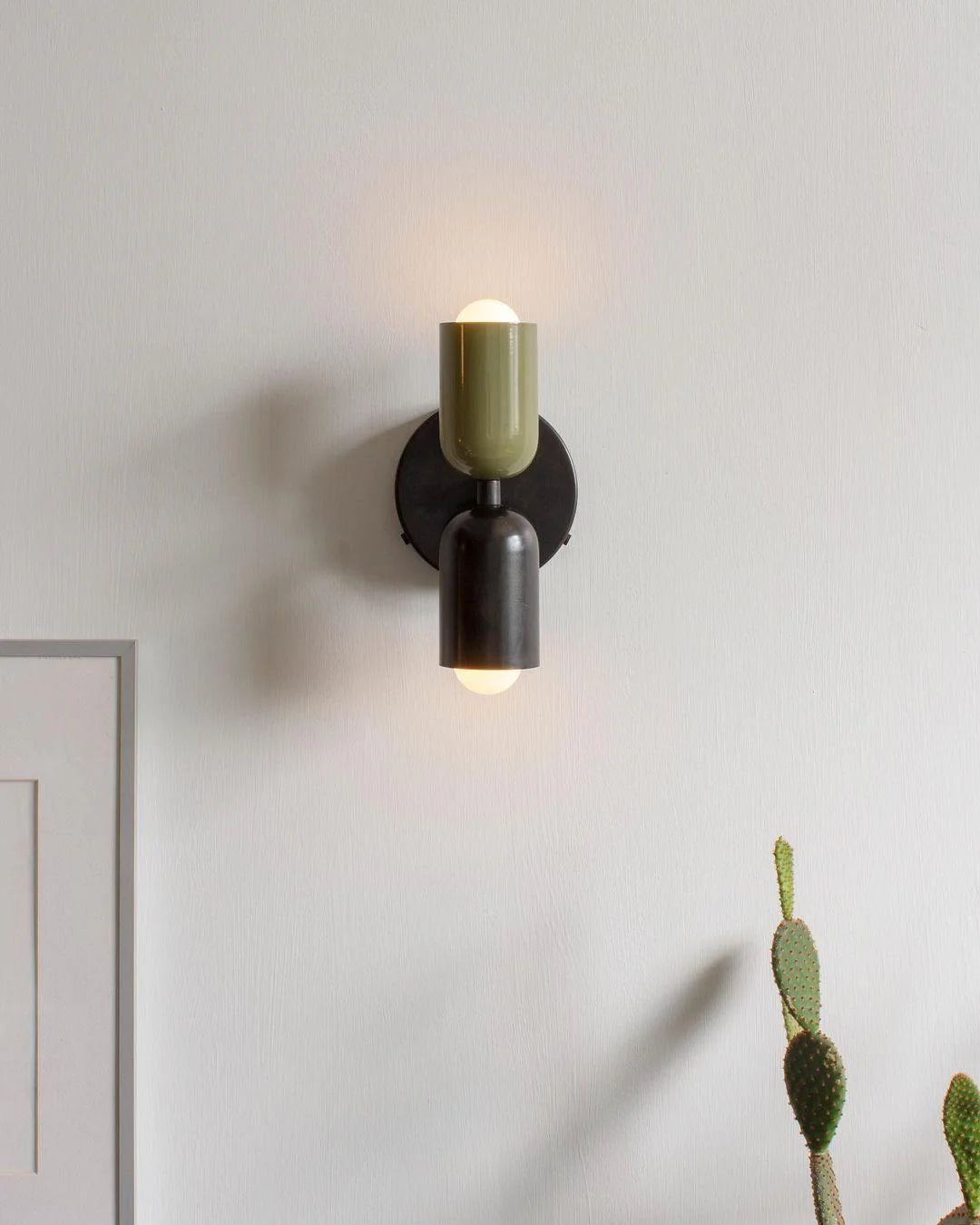 Couleur Double Plug In Wall Lamp - Yiarolight