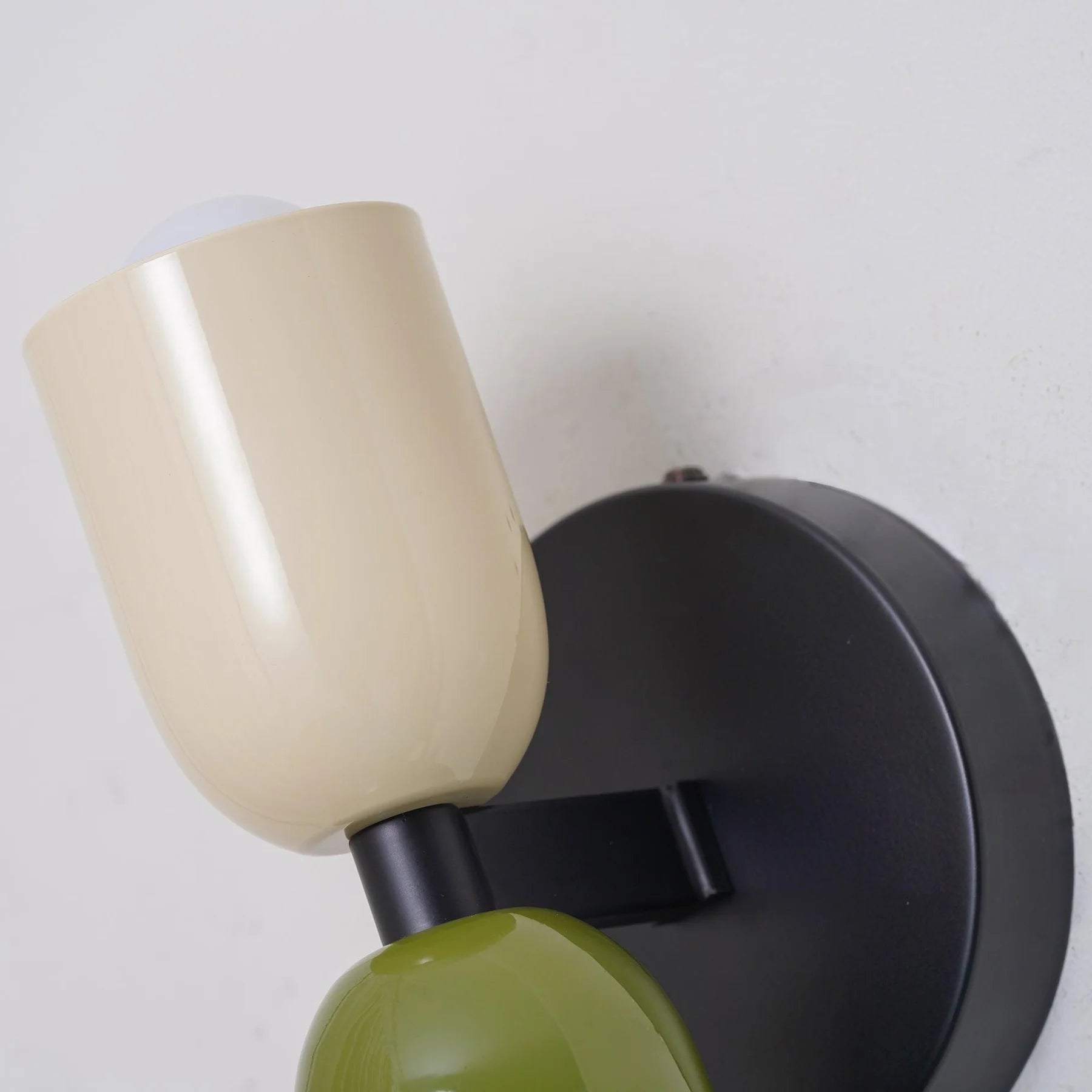 Couleur Double Plug In Wall Lamp - Yiarolight