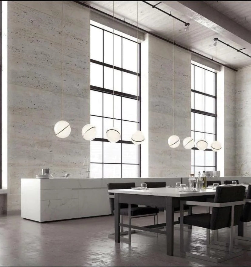 Crescent Pendant Lamp - Yiarolight