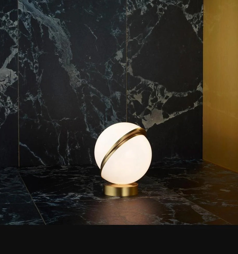 Crescent Table Lamp - Yiarolight