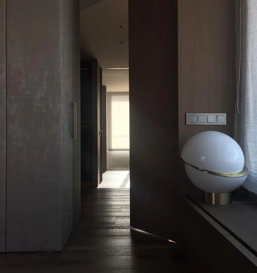 Crescent Table Lamp - Yiarolight