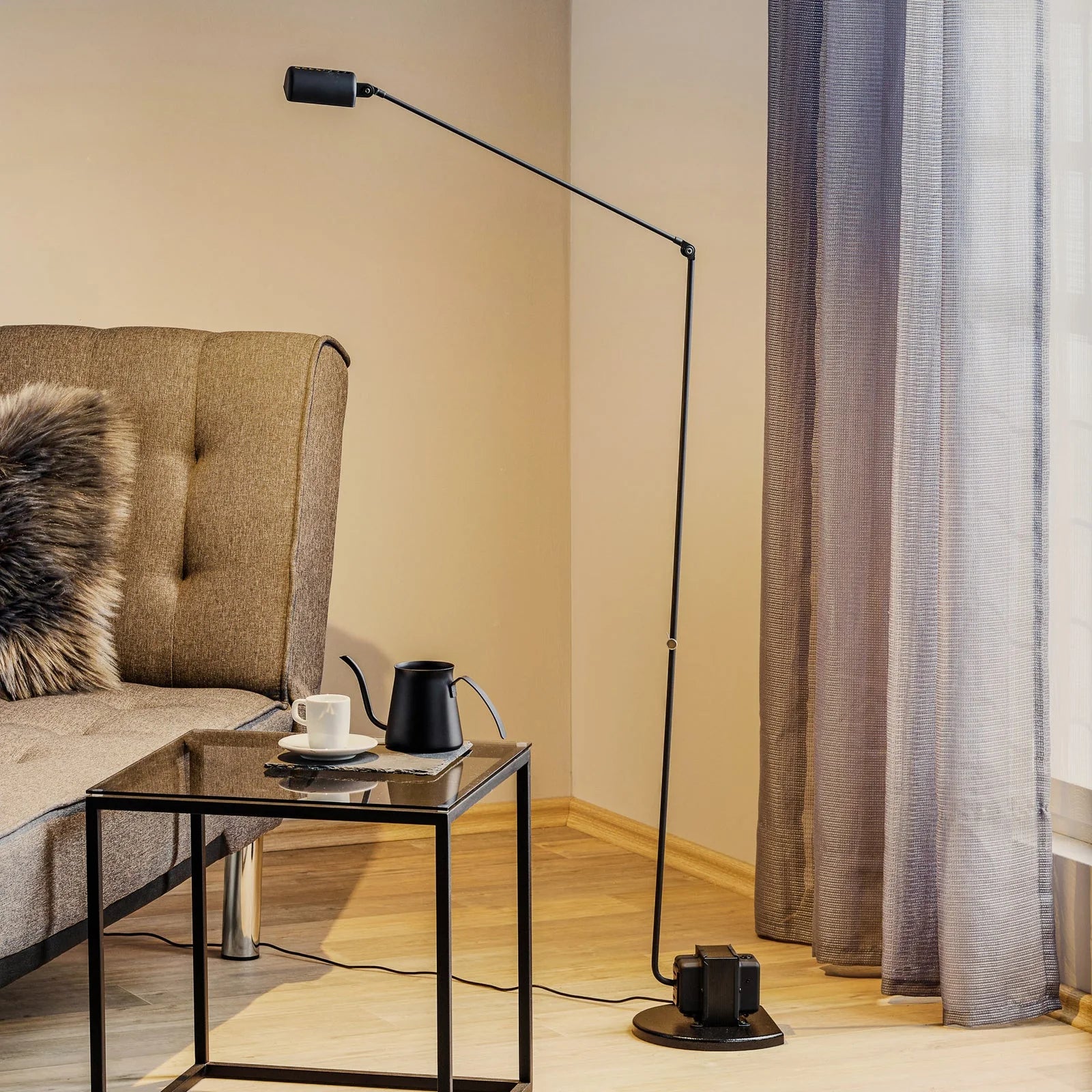 Dynamo Floor Lamp - Yiarolight