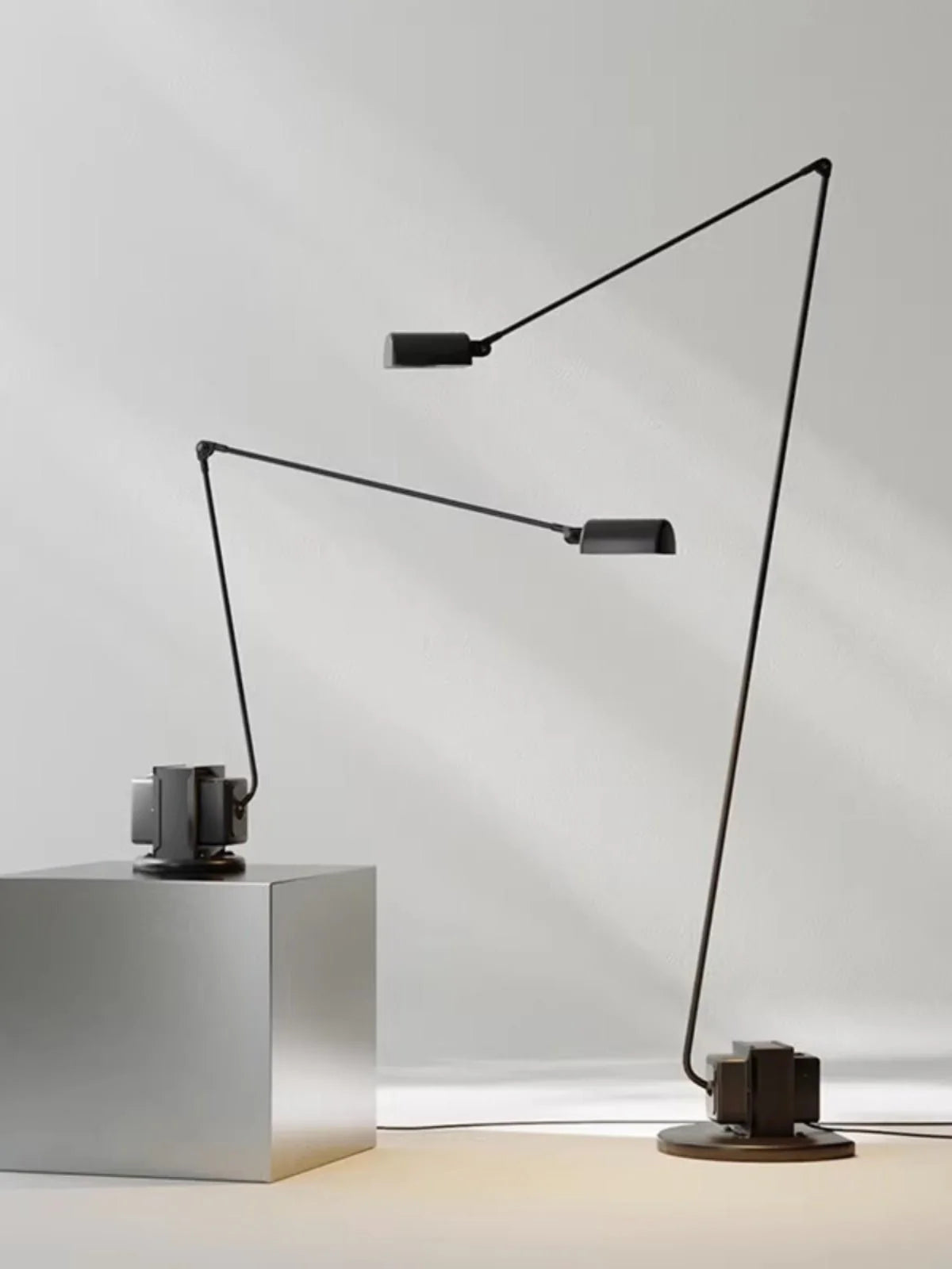 Dynamo Floor Lamp - Yiarolight