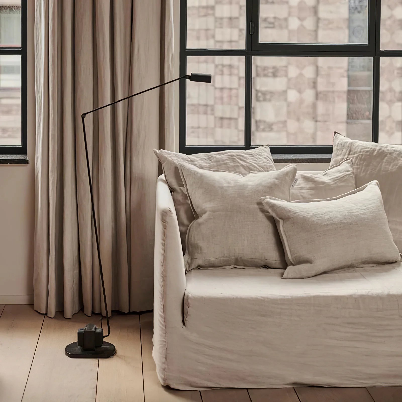 Dynamo Floor Lamp - Yiarolight