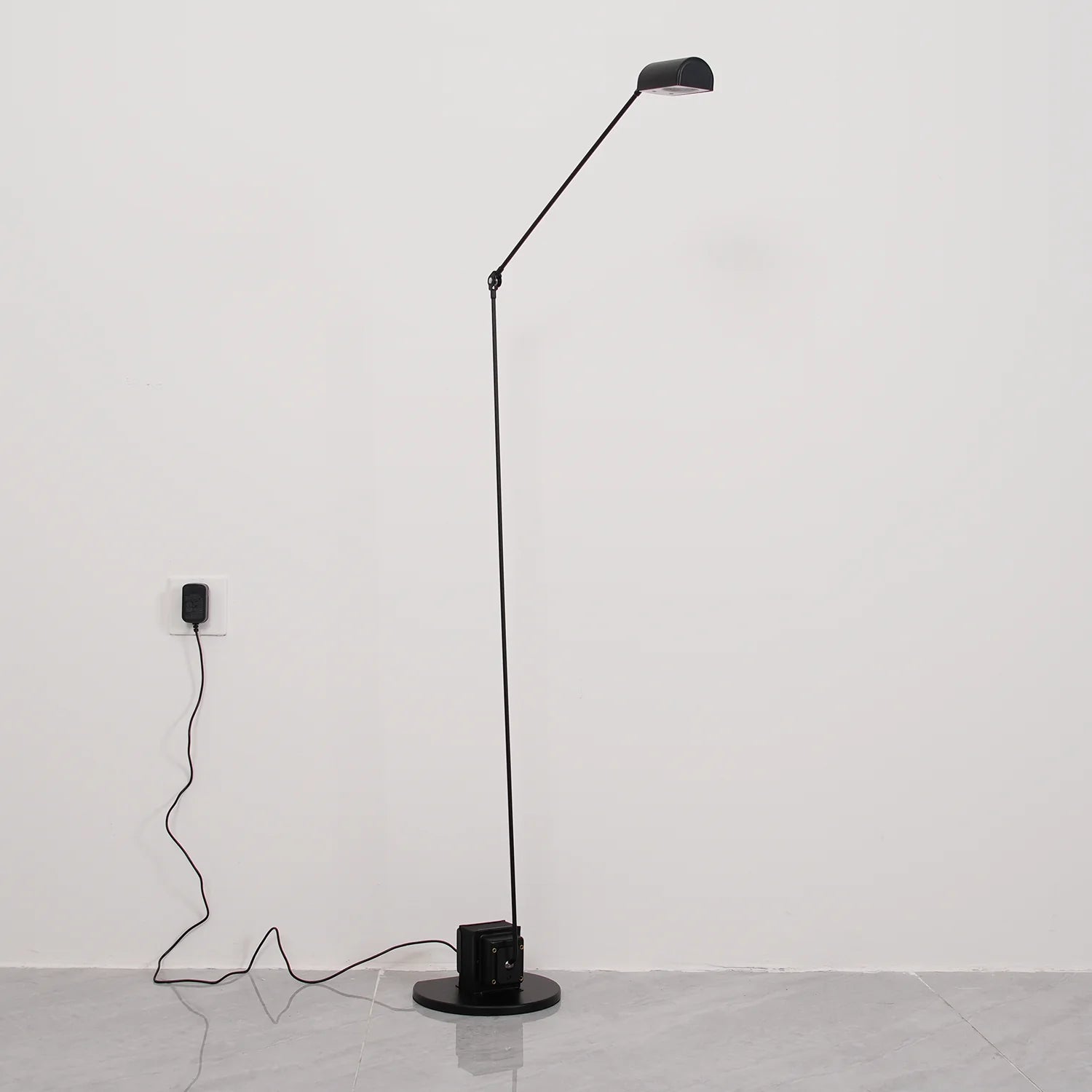 Dynamo Floor Lamp - Yiarolight