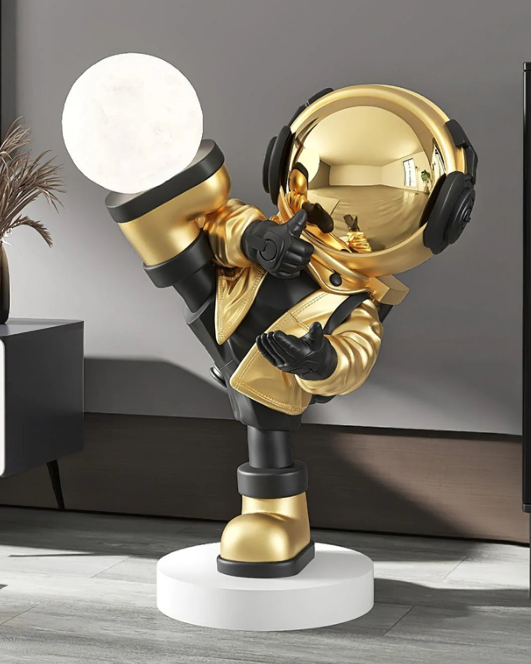 Effort Astronaut Floor Lamp - Auraolight
