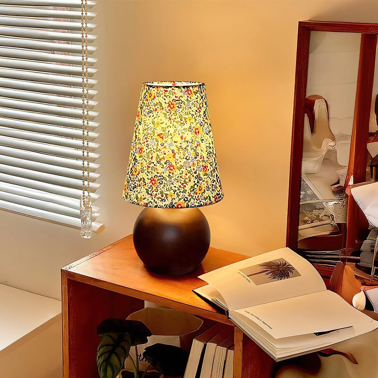 Elara Table Lamp - Yiarolight