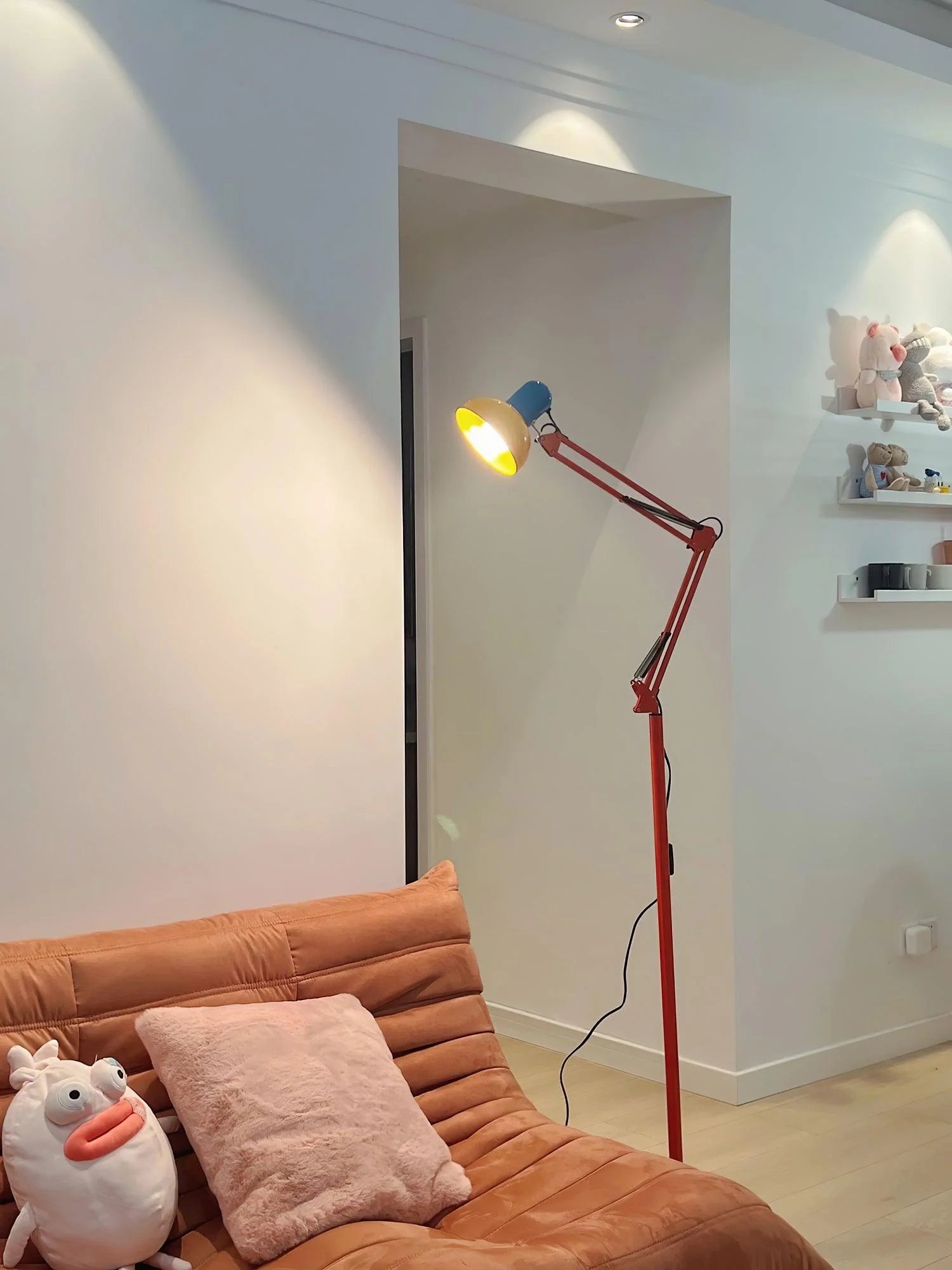 Flexi Memphis Floor Lamp - Yiarolight