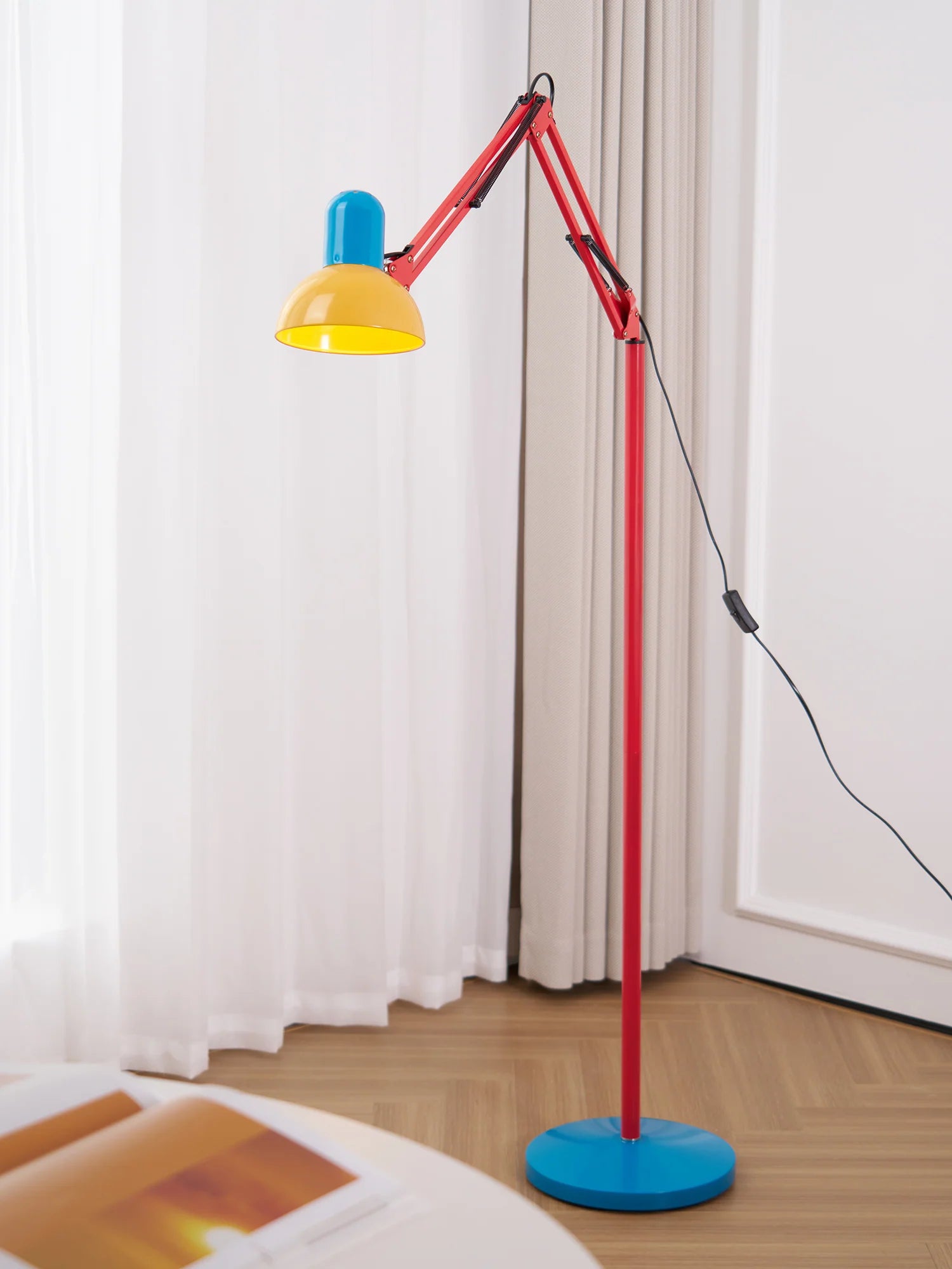 Flexi Memphis Floor Lamp - Yiarolight