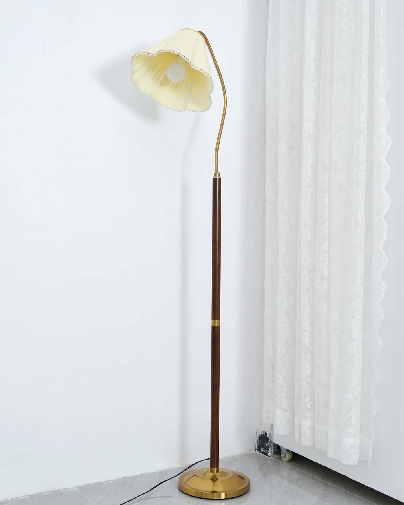 Florentine Fabric Floor Lamp - Yiarolight
